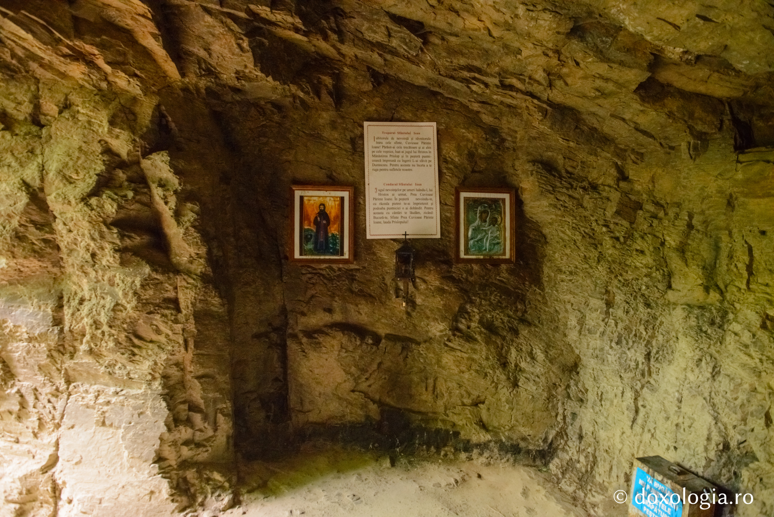 Popas la peștera Sfântului Ioan de la Prislop / Foto: pr. Silviu Cluci peștera Sfântului Ioan de la Prislop