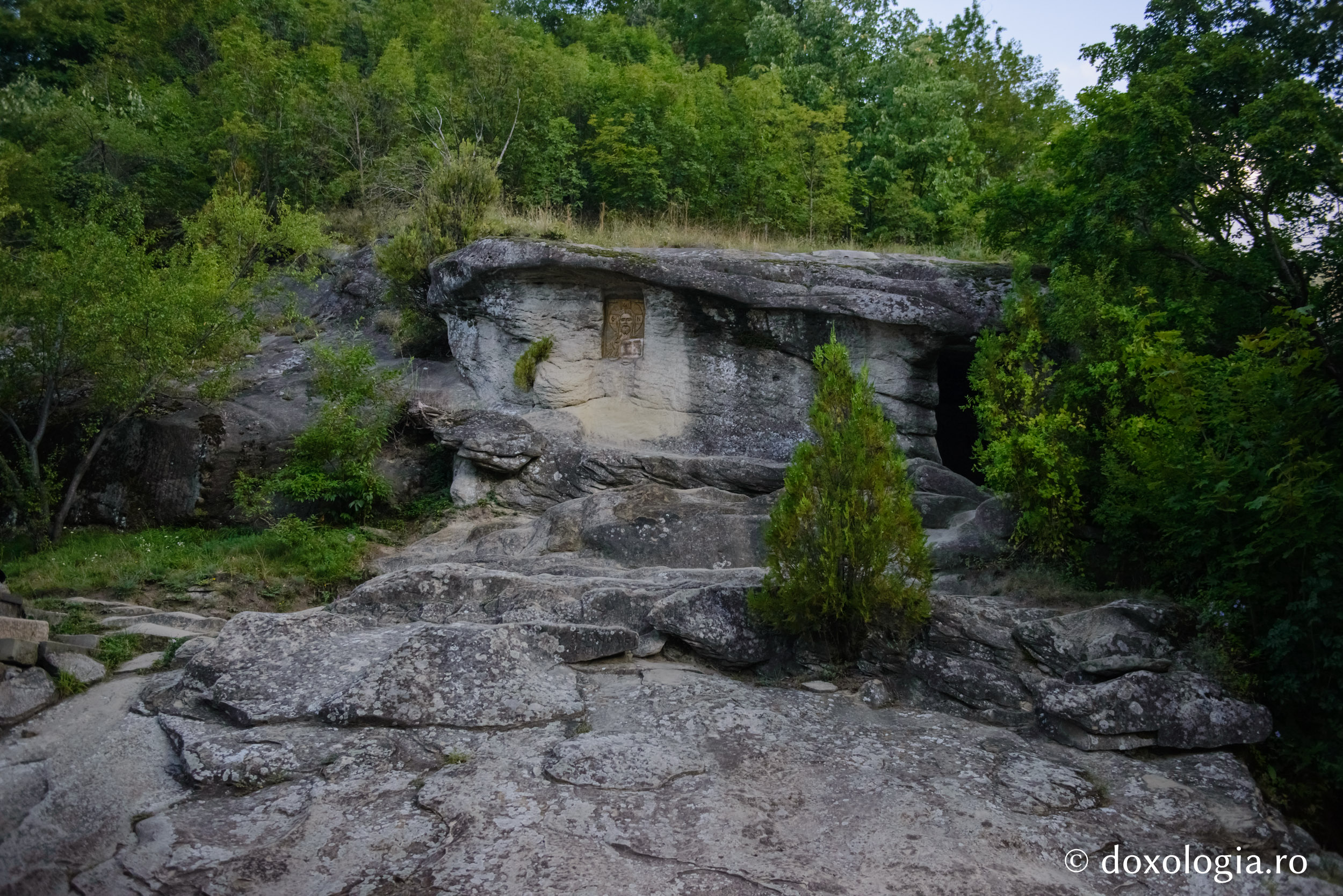peșterile Sfinților Daniil și Misail la Mănăstirea Turnu