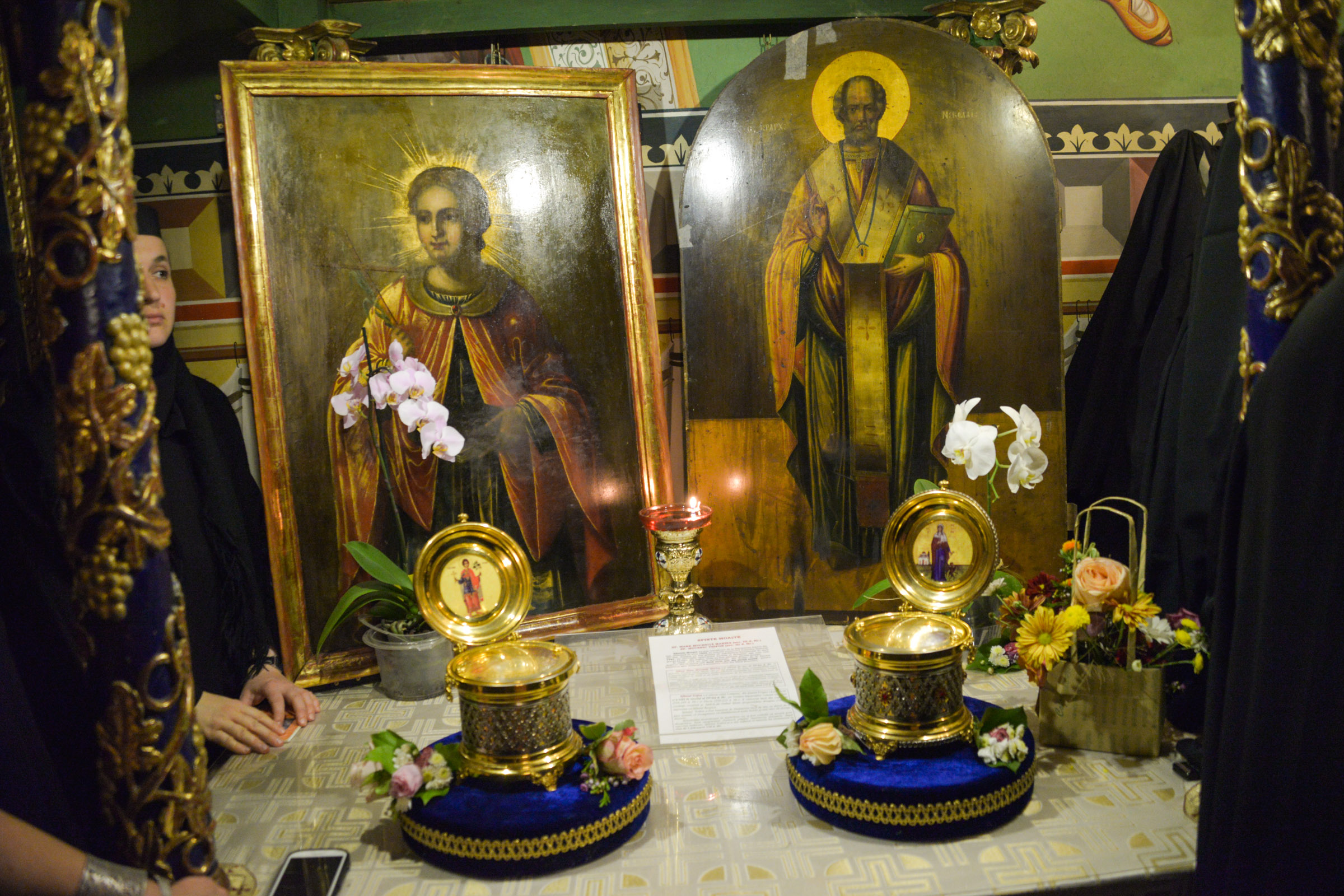 Priveghere arhierească de noapte, în cadrul Festivalului de Muzică Bizantină de la Iași Priveghere arhierească de noapte, în cadrul Festivalului de Muzică Bizantină de la Iași