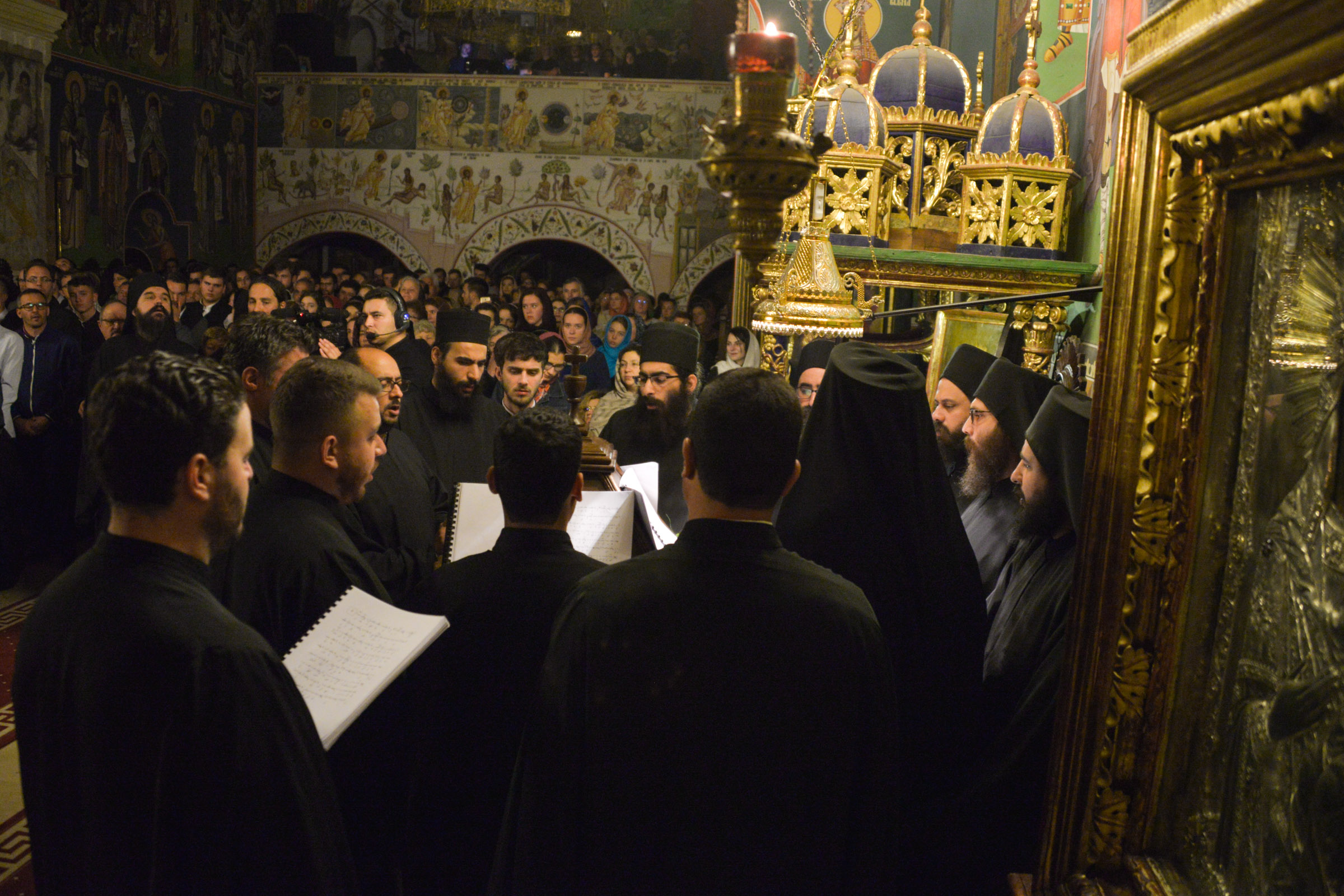 Priveghere arhierească de noapte, în cadrul Festivalului de Muzică Bizantină de la Iași Priveghere arhierească de noapte, în cadrul Festivalului de Muzică Bizantină de la Iași