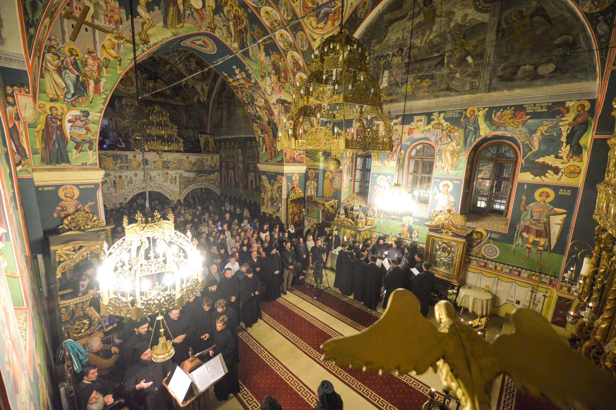 Priveghere arhierească de noapte, în cadrul Festivalului de Muzică Bizantină de la Iași Priveghere arhierească de noapte, în cadrul Festivalului de Muzică Bizantină de la Iași