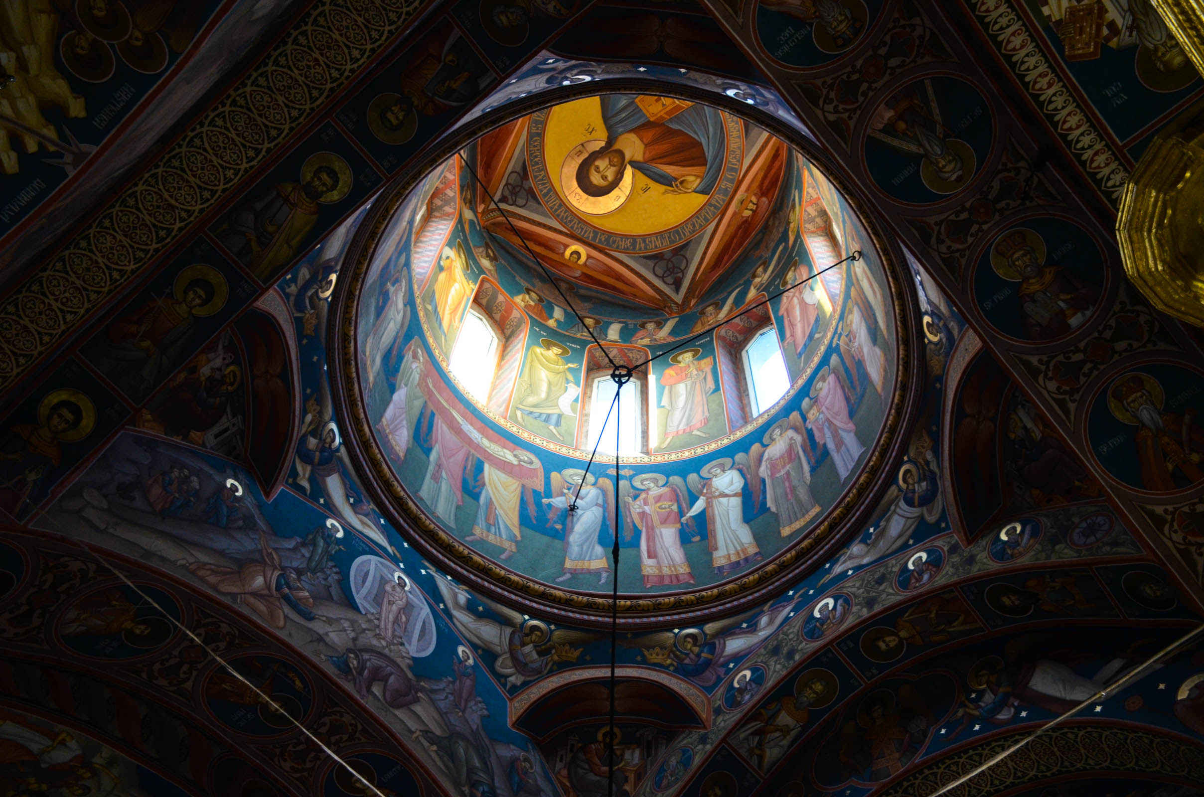 Resfințire de biserică la Corni: „Dumnezeu nu se lasă niciodată dator, ci El le răsplătește oamenilor care încearcă să împlinească cuvântul Său”