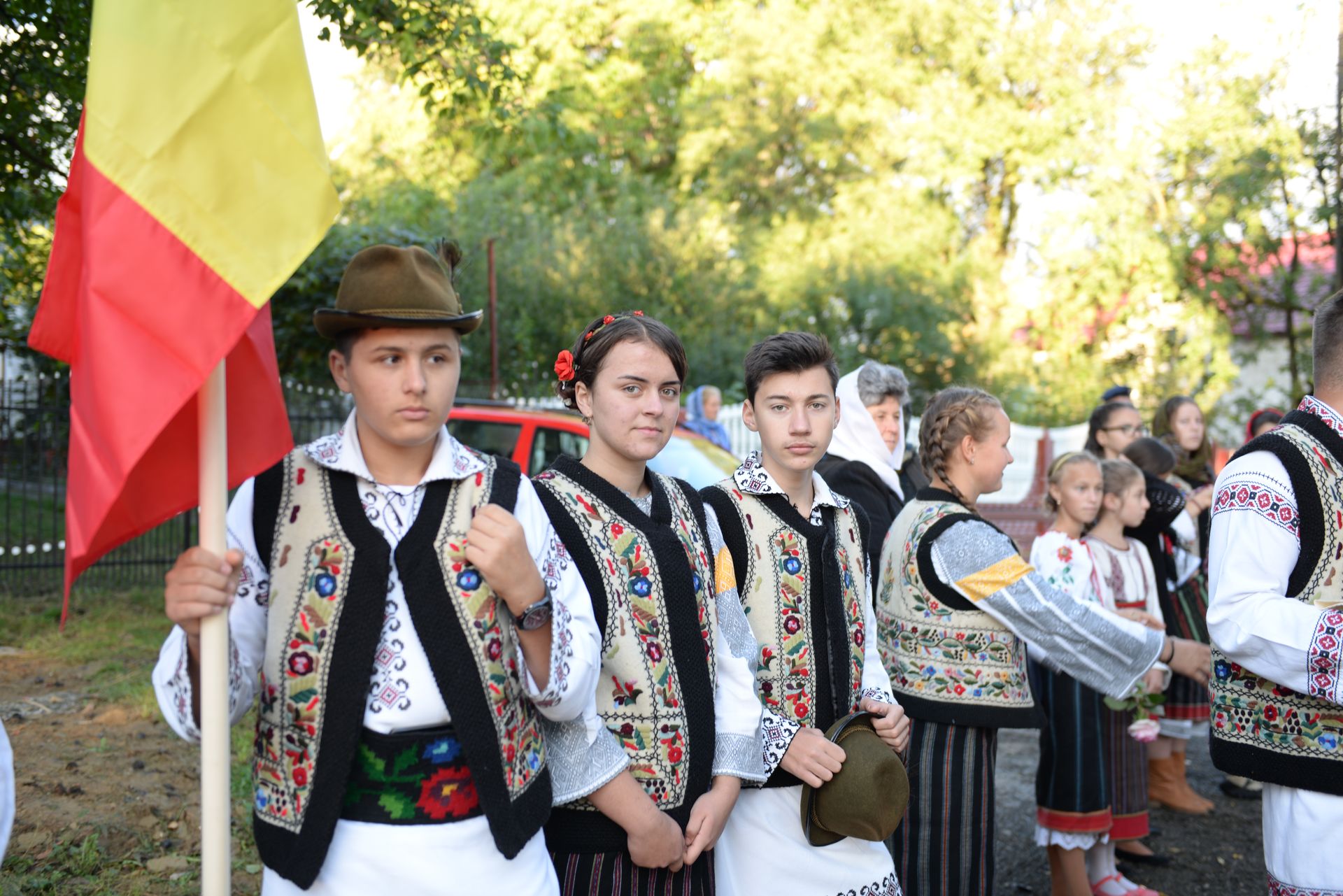 IPS Teofan a resfințit Biserica „Sfinții Arhangheli Mihail şi Gavriil” din Poiana, comuna Vorona