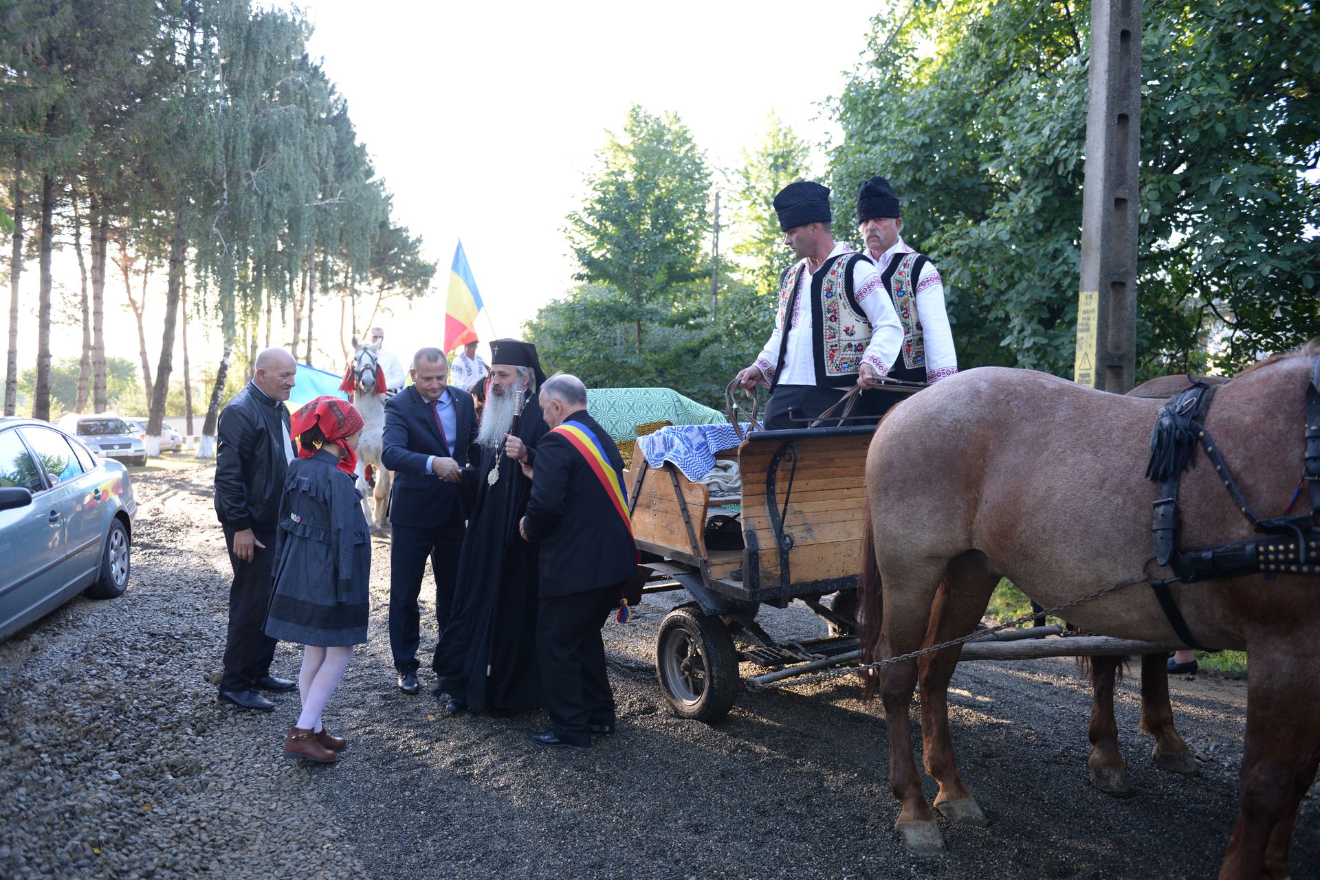 IPS Teofan a resfințit Biserica „Sfinții Arhangheli Mihail şi Gavriil” din Poiana, comuna Vorona