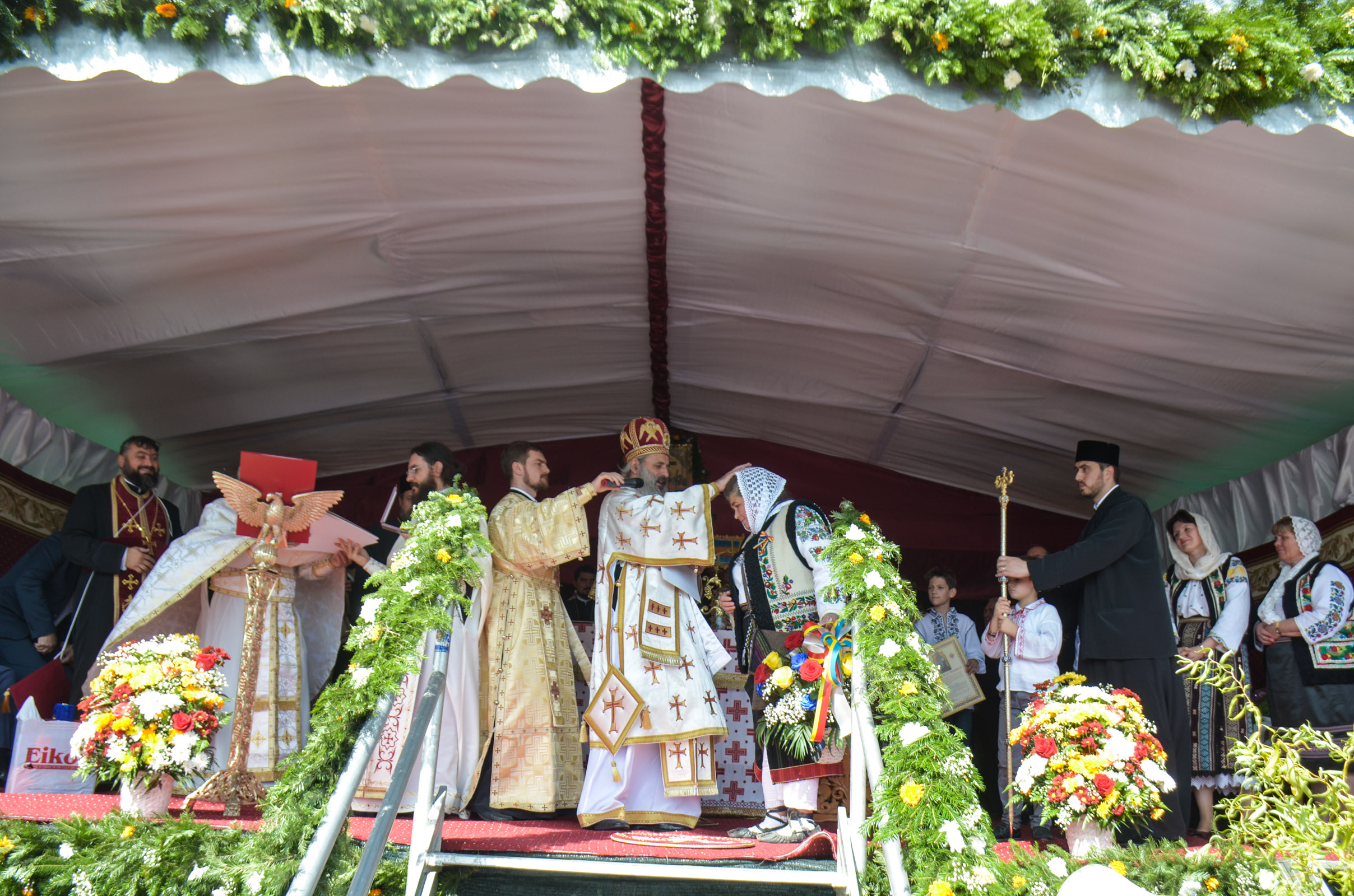 Biserica „Sfinții Arhangheli Mihail și Gavriil” din Satu Nou, sfințită de IPS Mitropolit Teofan