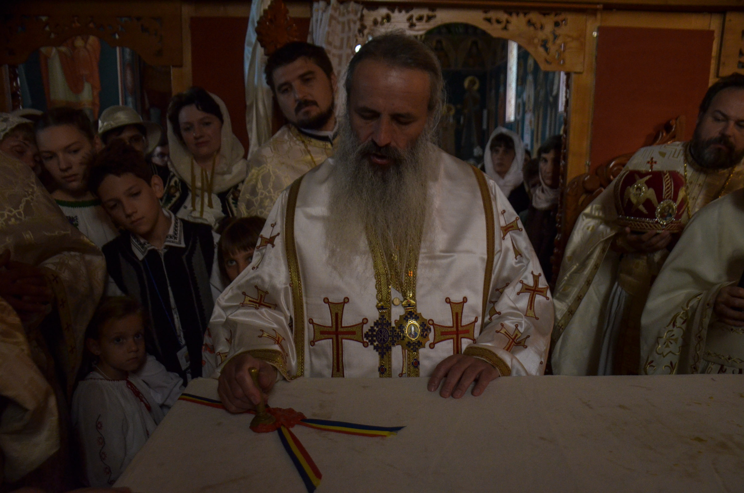 Biserica „Sfinții Arhangheli Mihail și Gavriil” din Satu Nou, sfințită de IPS Mitropolit Teofan