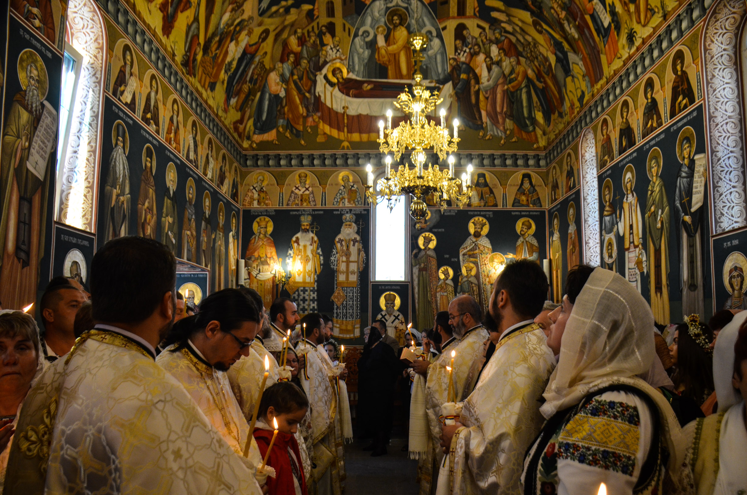 Biserica „Sfinții Arhangheli Mihail și Gavriil” din Satu Nou, sfințită de IPS Mitropolit Teofan