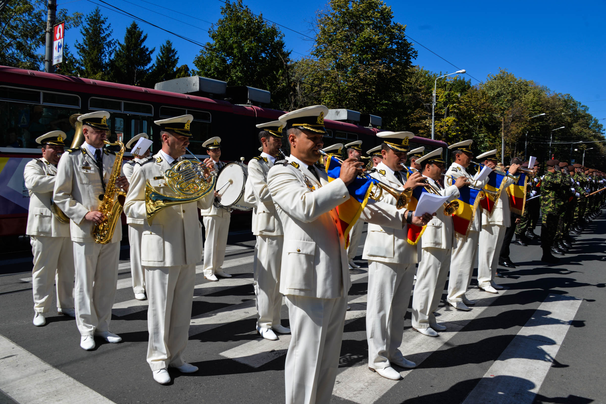 Monument al eroilor sfințit la Iași: „Eu pe voi, cei de astăzi, vă îmbrățișez cu mâinile Crucii”