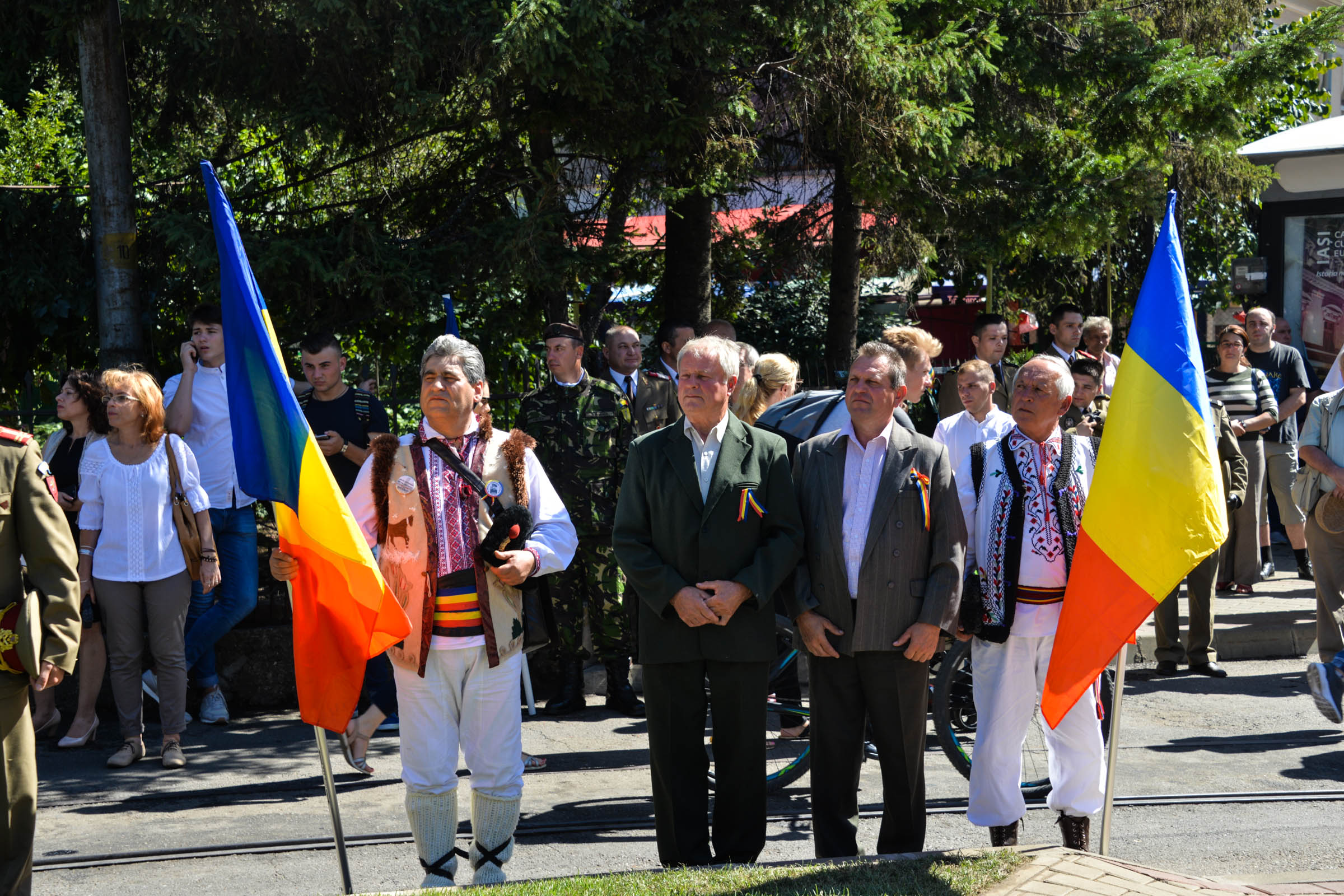 Monument al eroilor sfințit la Iași: „Eu pe voi, cei de astăzi, vă îmbrățișez cu mâinile Crucii”