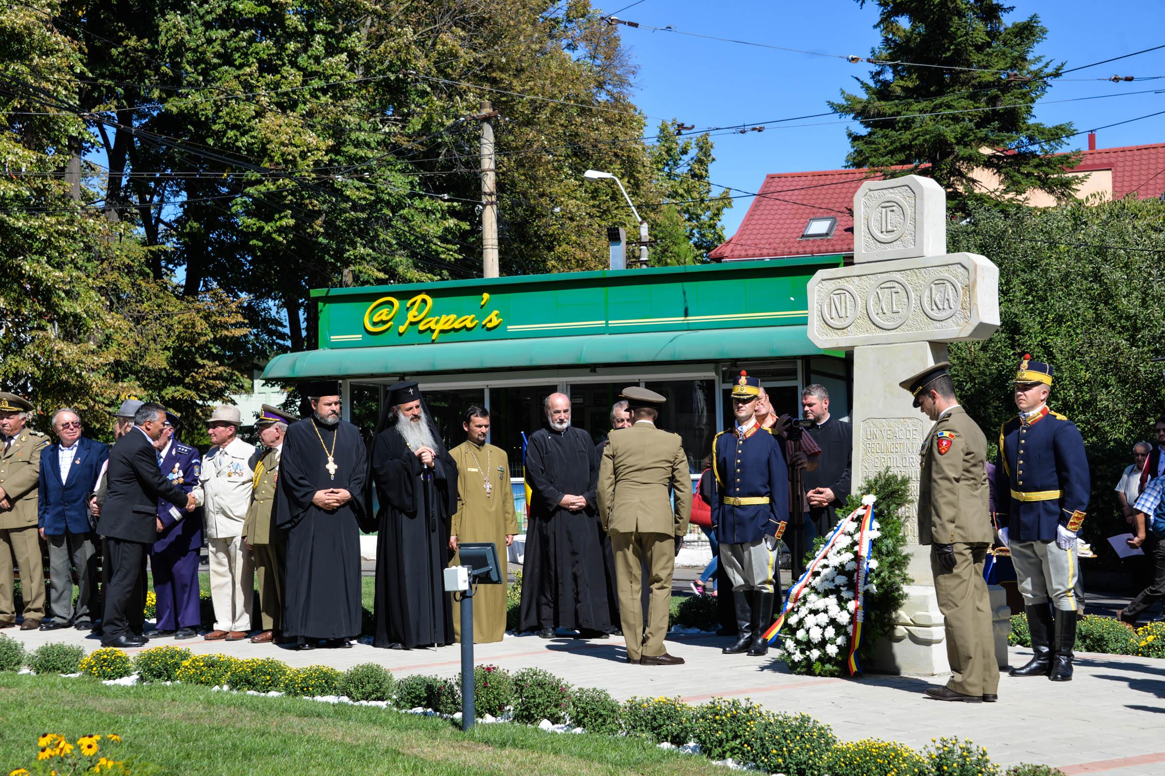 Monument al eroilor sfințit la Iași: „Eu pe voi, cei de astăzi, vă îmbrățișez cu mâinile Crucii”