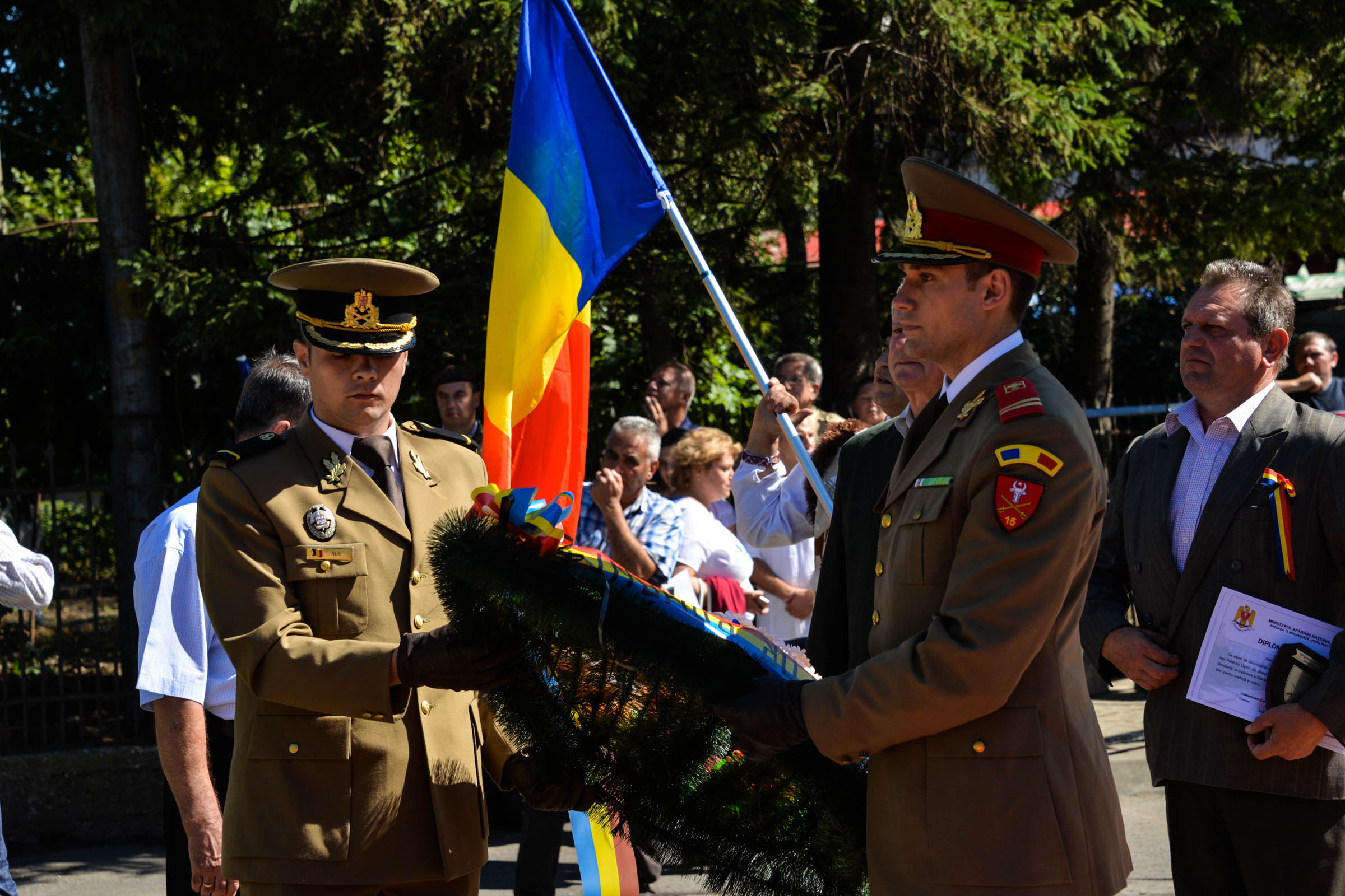 Monument al eroilor sfințit la Iași: „Eu pe voi, cei de astăzi, vă îmbrățișez cu mâinile Crucii”