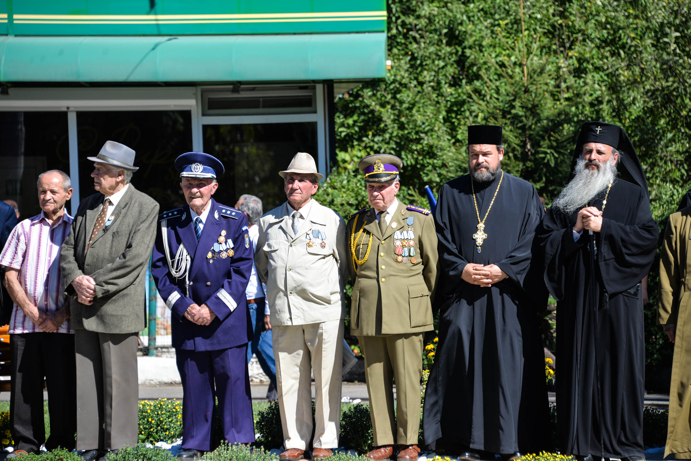 Monument al eroilor sfințit la Iași: „Eu pe voi, cei de astăzi, vă îmbrățișez cu mâinile Crucii”