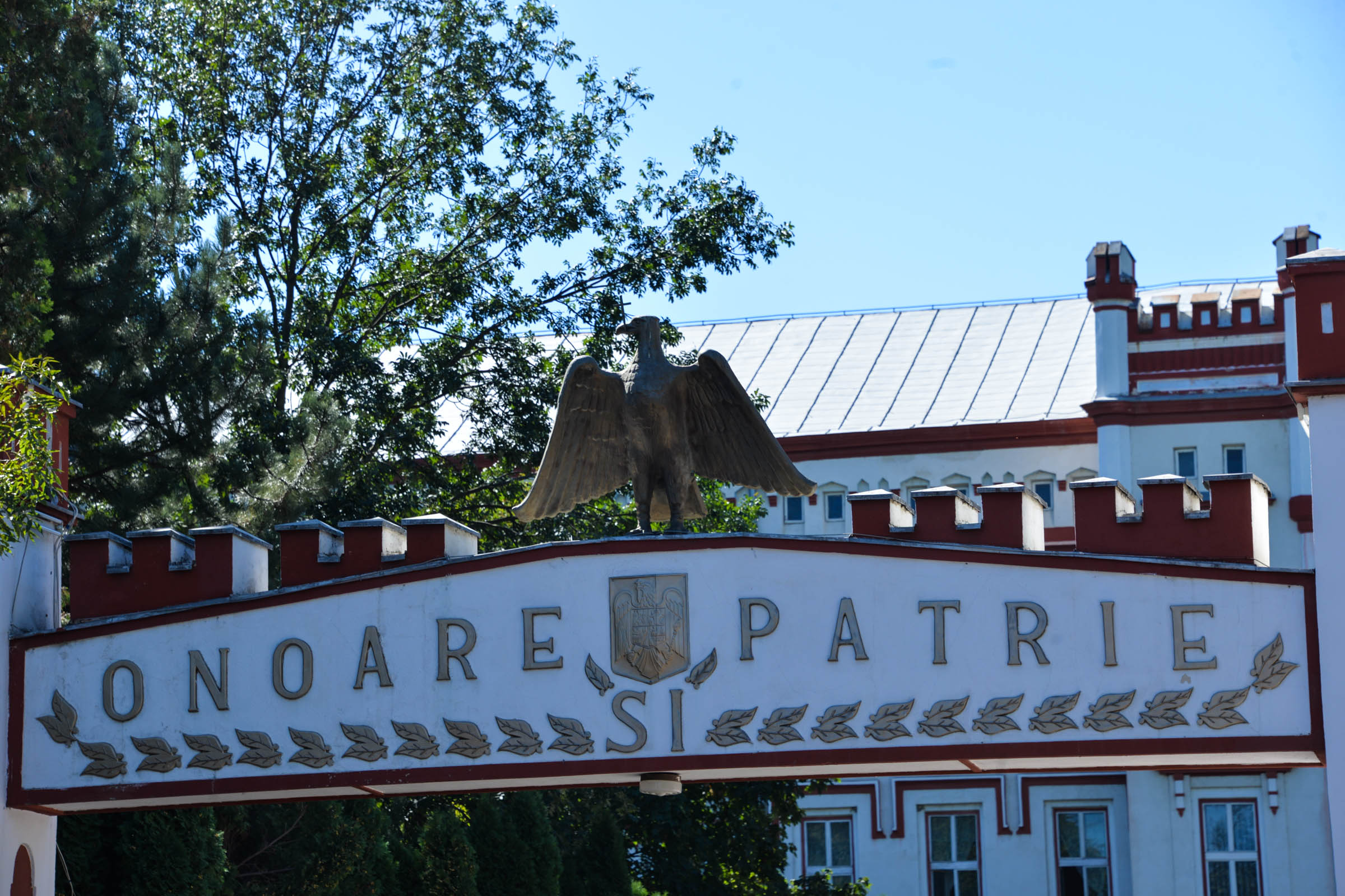 Monument al eroilor sfințit la Iași: „Eu pe voi, cei de astăzi, vă îmbrățișez cu mâinile Crucii”