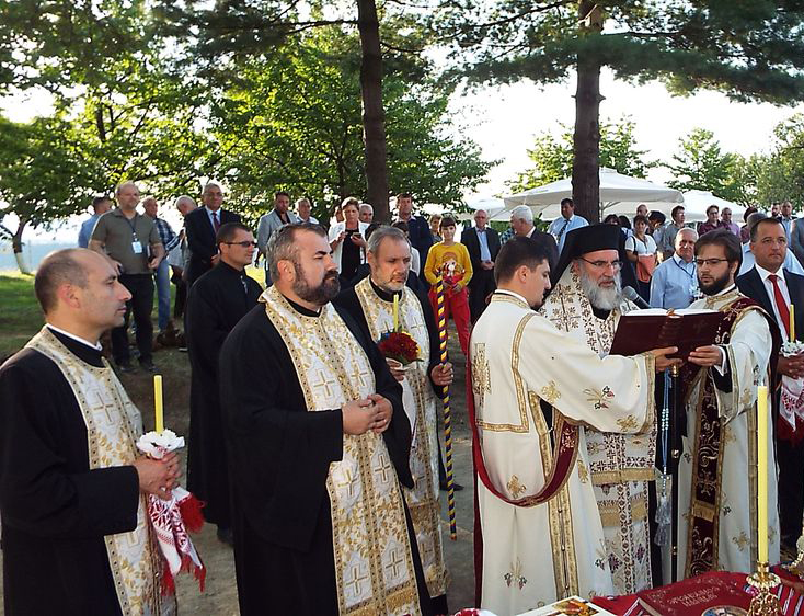 Sfinţirea rezervoarelor de apă de la Cuciur - Oneşti Sfinţirea rezervoarelor de apă de la Cuciur - Oneşti
