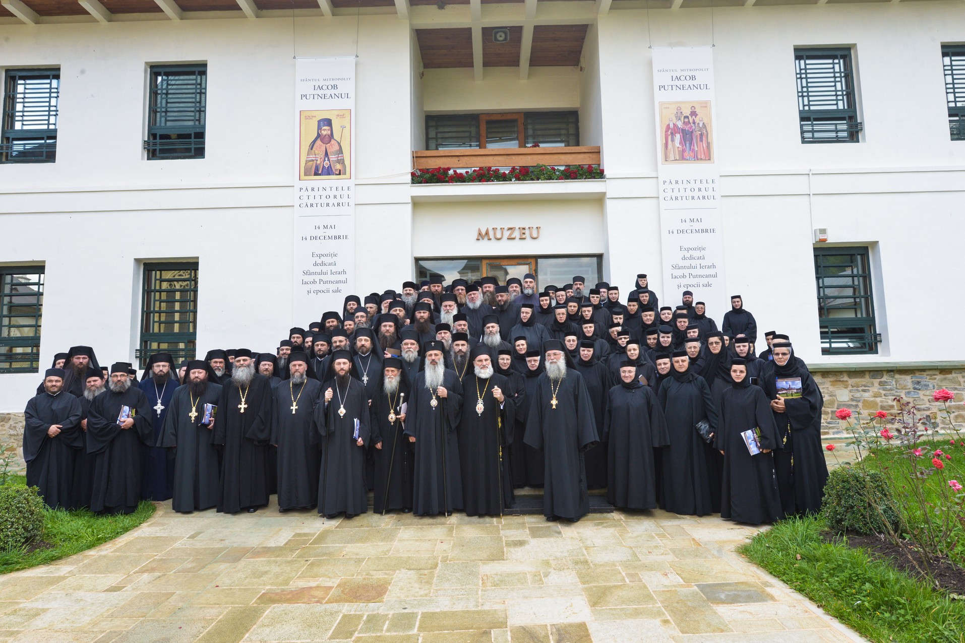 Fotografii: Bogdan Zamfirescu Sinaxă monahală mitropolitană la Putna: „Mărturisitorii din închisorile comuniste. Modele de mărturie creștină pentru monahii de astăzi”