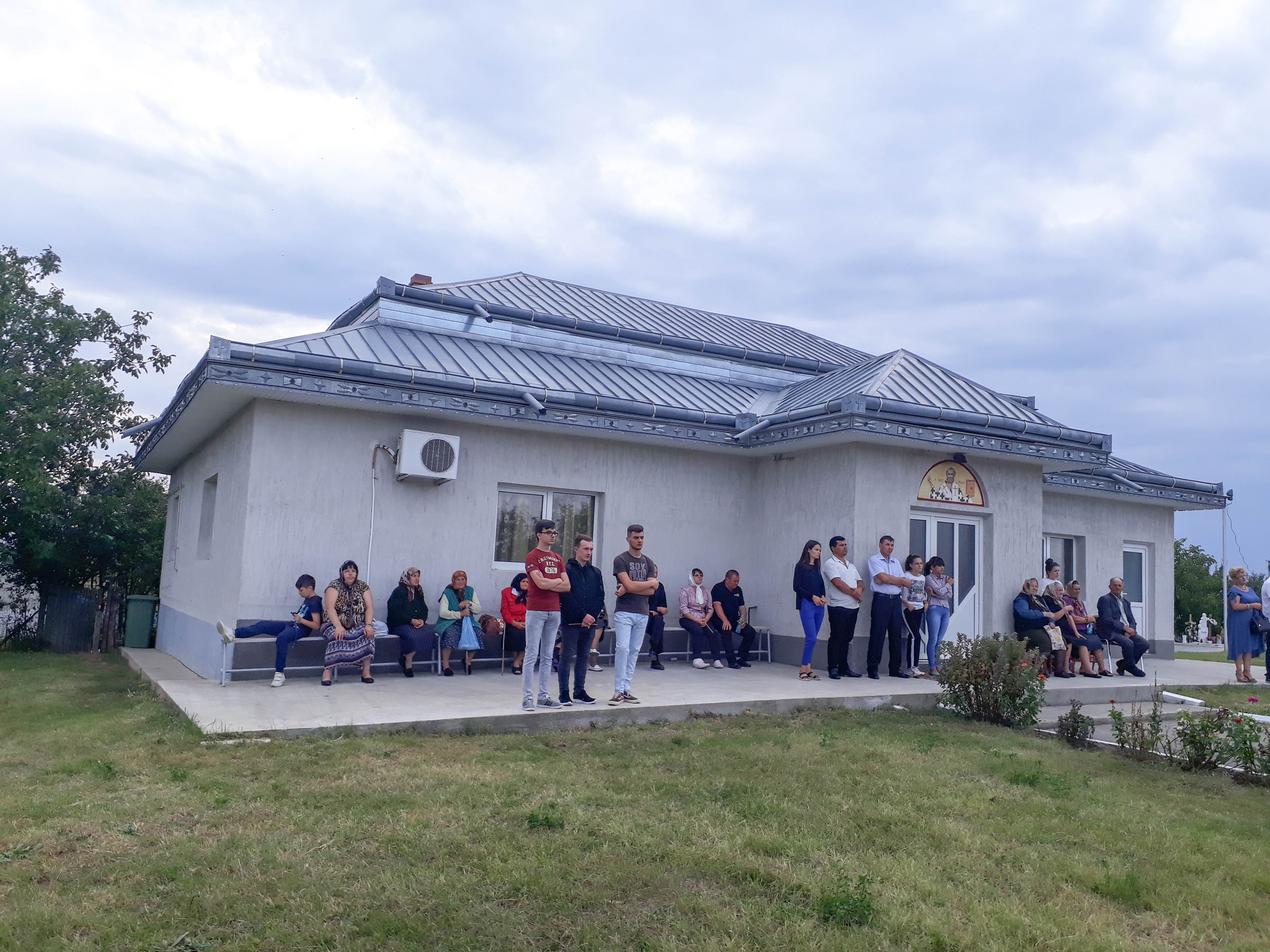 Sfințire de altar de vară și de casă socială în Parohia Buznea