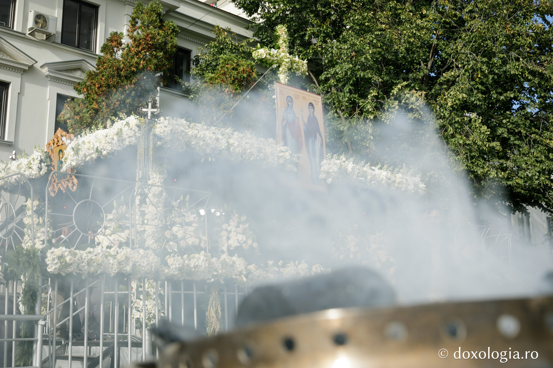 Iașul, înmiresmat de tămâie și busuioc (galerie FOTO)