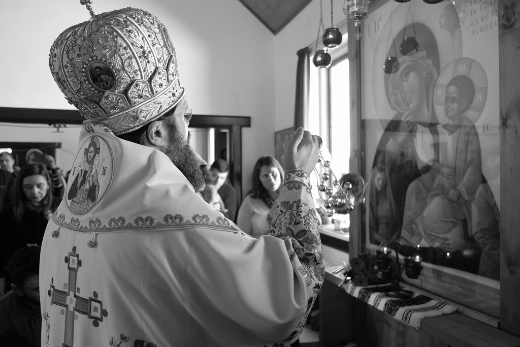 Părintele Episcop Macarie: „Să nu deznădăjduim și să ne împărtășim neîncetat din cuvântul Evangheliei!”