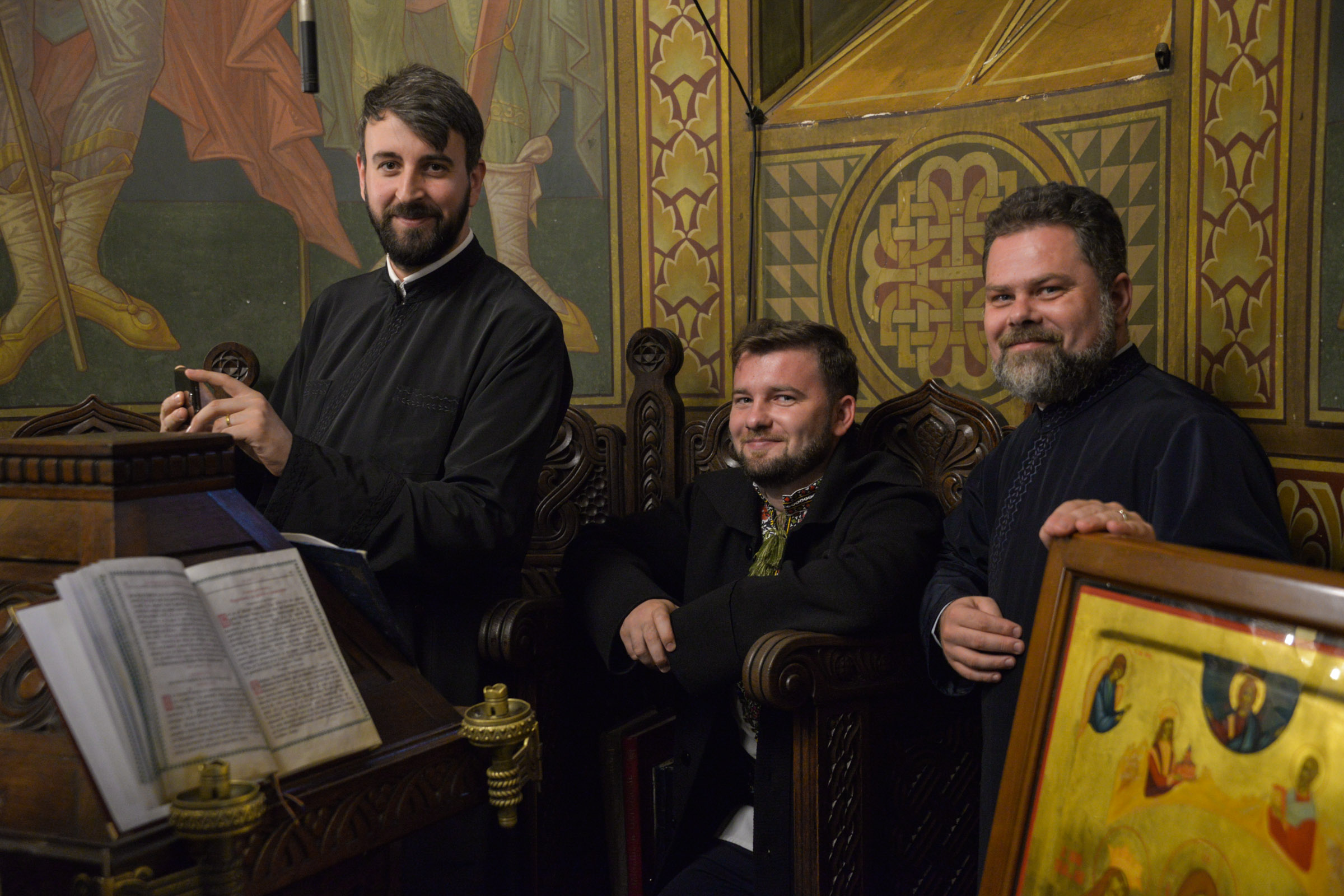 Slujba de încreştinare a pruncului Simon Petru Cîrlescu, oficiată de IPS Mitropolit Teofan Slujba de încreştinare a pruncului Simon Petru Cîrlescu, oficiată de IPS Mitropolit Teofan