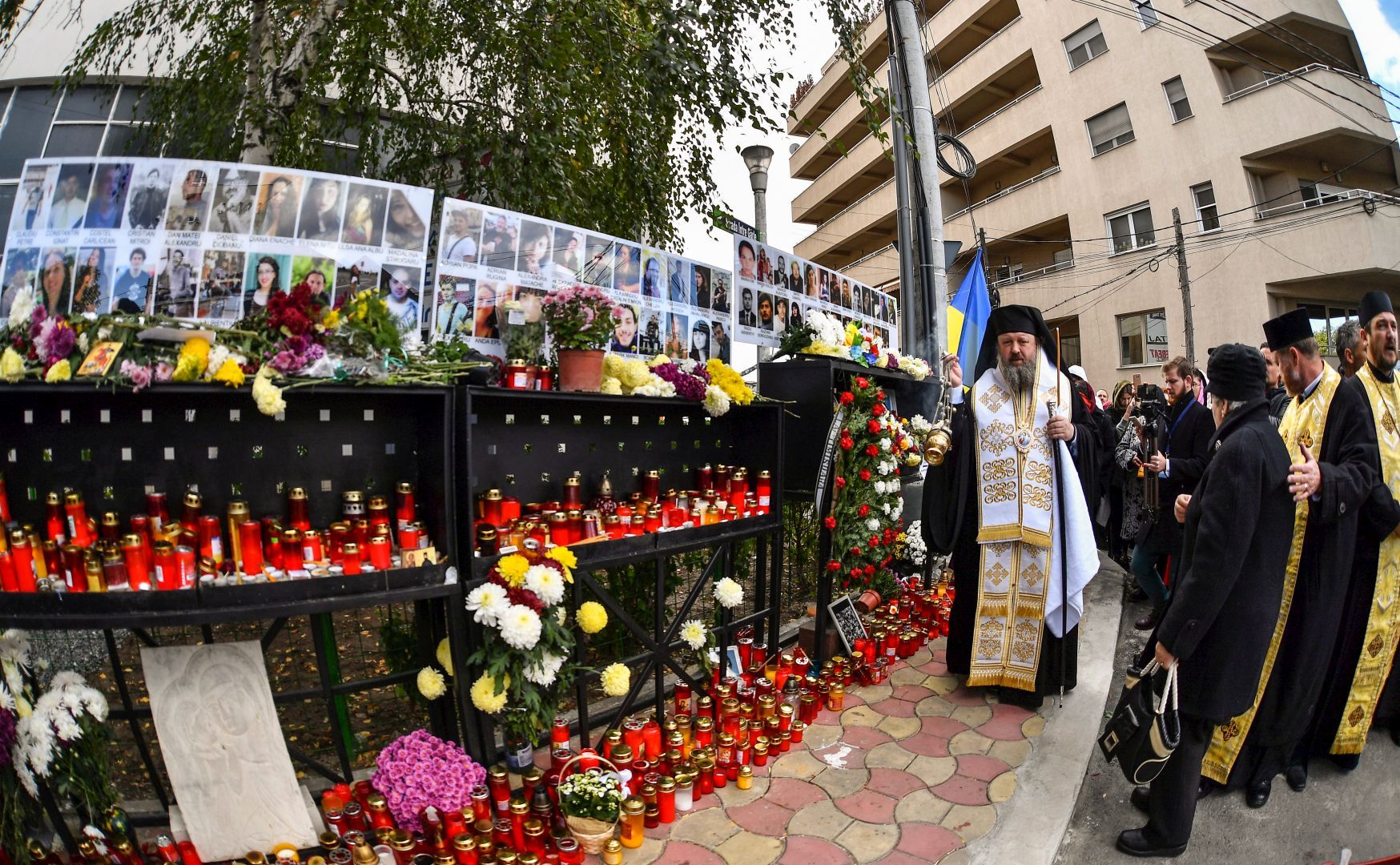 Doi ani de la incendiul din clubul „Colectiv”. PS Timotei Prahoveanul: „Să plângem cu cei care plâng!”