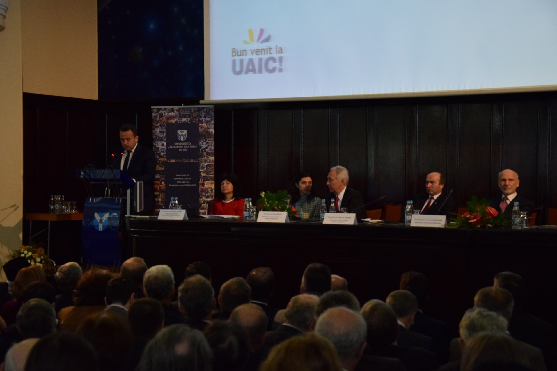 IPS Mitropolit Teofan i-a îndemnat pe studenții ieșeni și pe cadrele didactice să se implice în activitățile Centenarului Marii Uniri