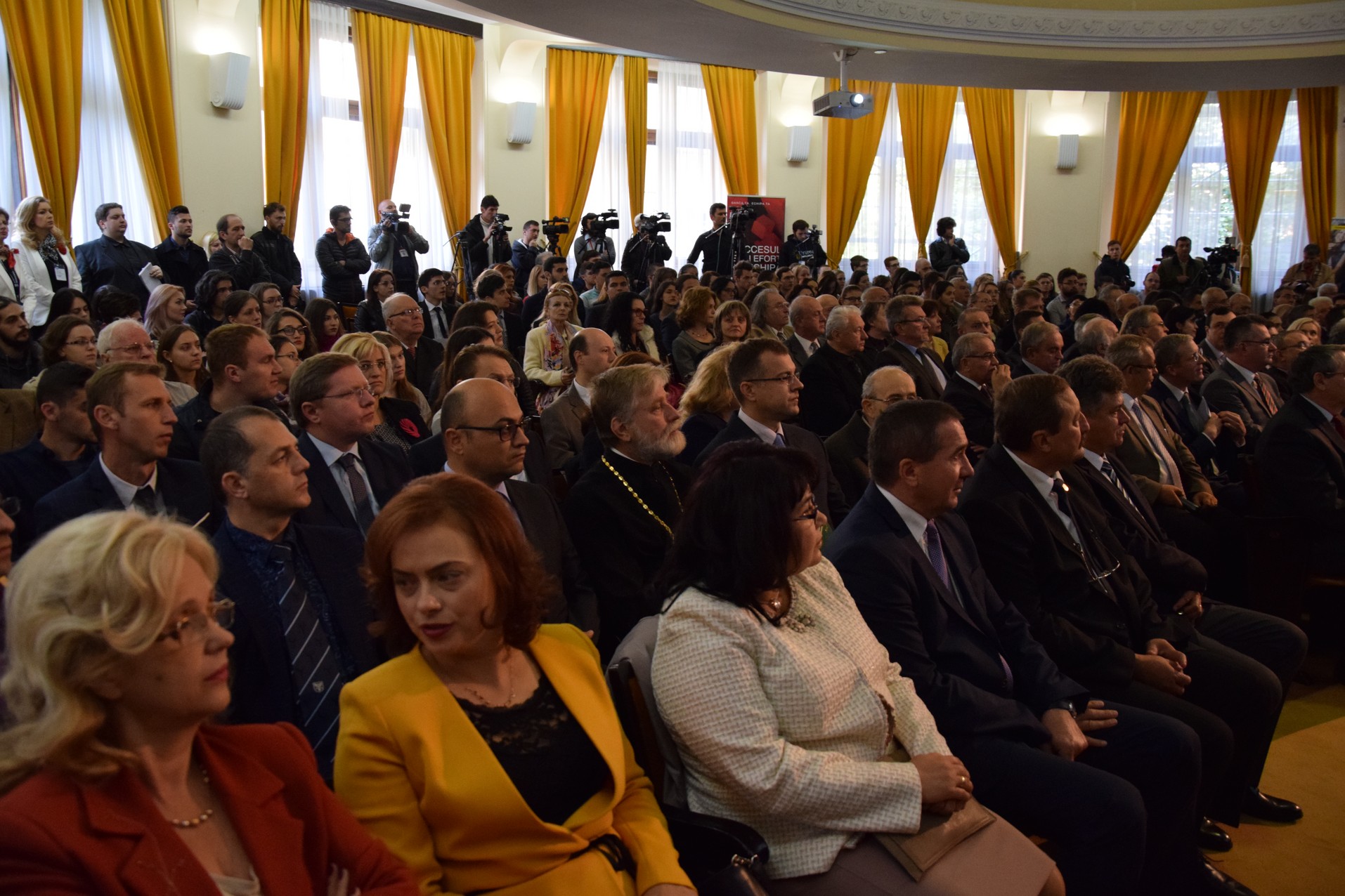 IPS Mitropolit Teofan i-a îndemnat pe studenții ieșeni și pe cadrele didactice să se implice în activitățile Centenarului Marii Uniri