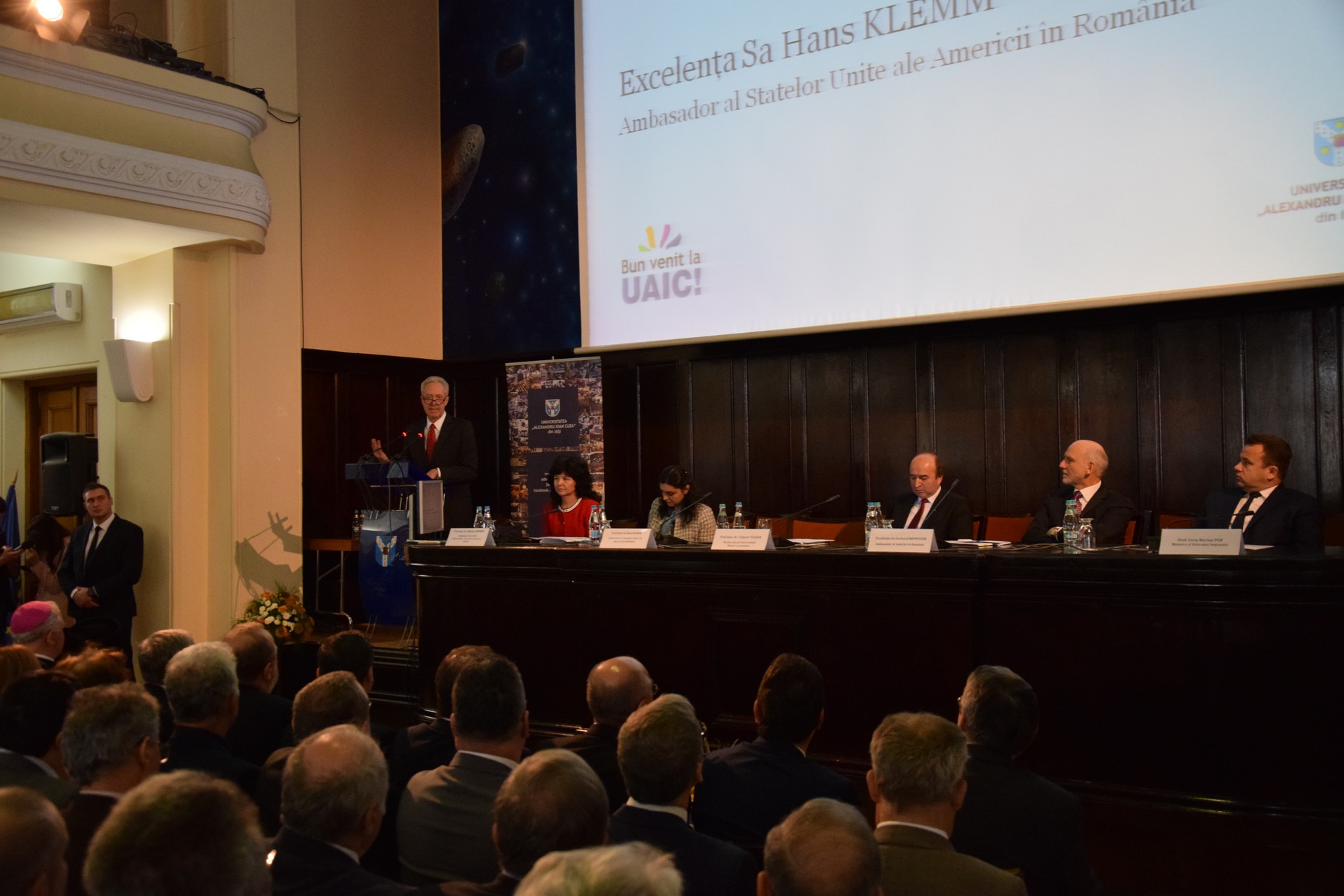 IPS Mitropolit Teofan i-a îndemnat pe studenții ieșeni și pe cadrele didactice să se implice în activitățile Centenarului Marii Uniri