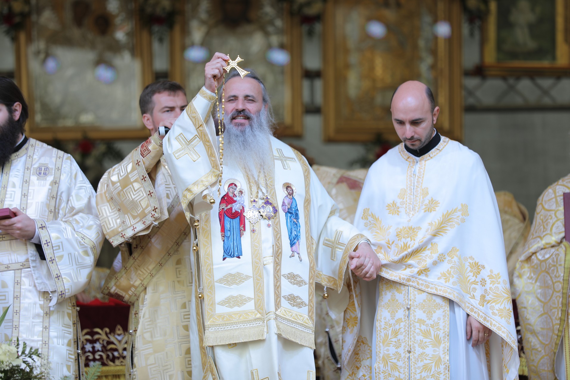 Sărbătoare istorică în cartierul ieșean Alexandru cel Bun: Biserica „Sfântul Ierarh Nectarie” a fost sfințită