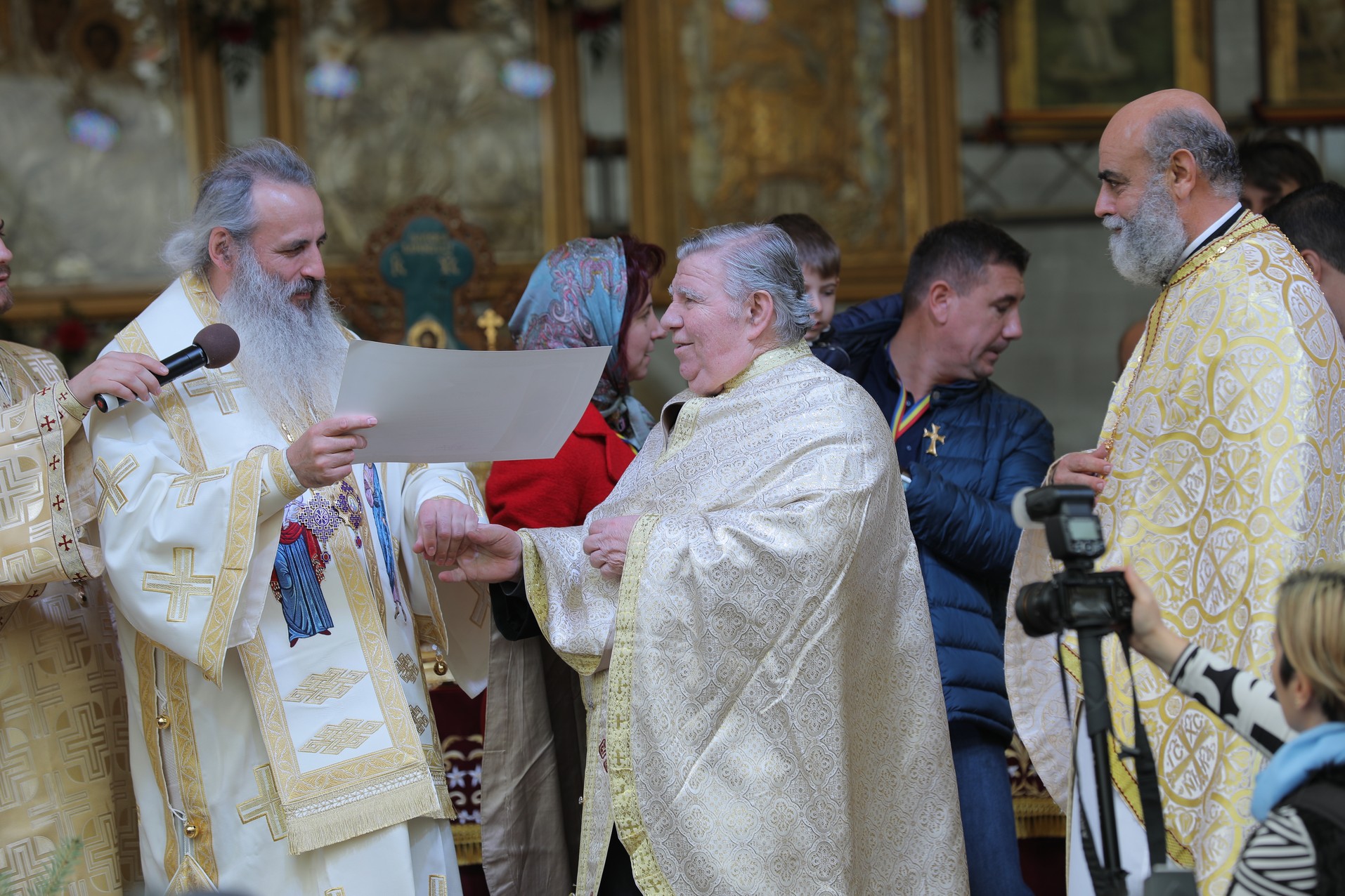 Sărbătoare istorică în cartierul ieșean Alexandru cel Bun: Biserica „Sfântul Ierarh Nectarie” a fost sfințită