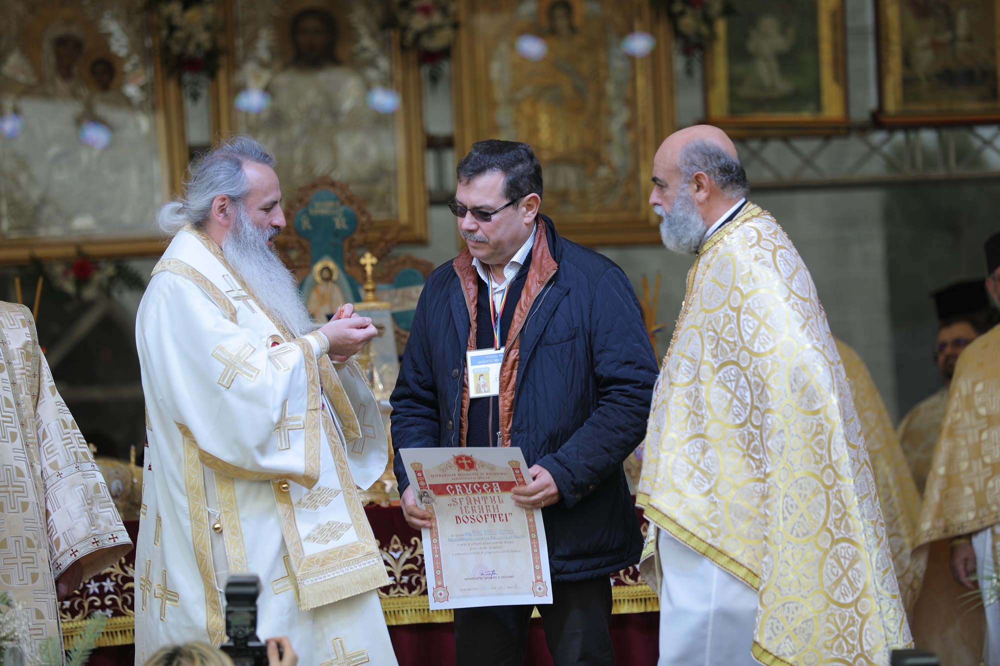 Sărbătoare istorică în cartierul ieșean Alexandru cel Bun: Biserica „Sfântul Ierarh Nectarie” a fost sfințită