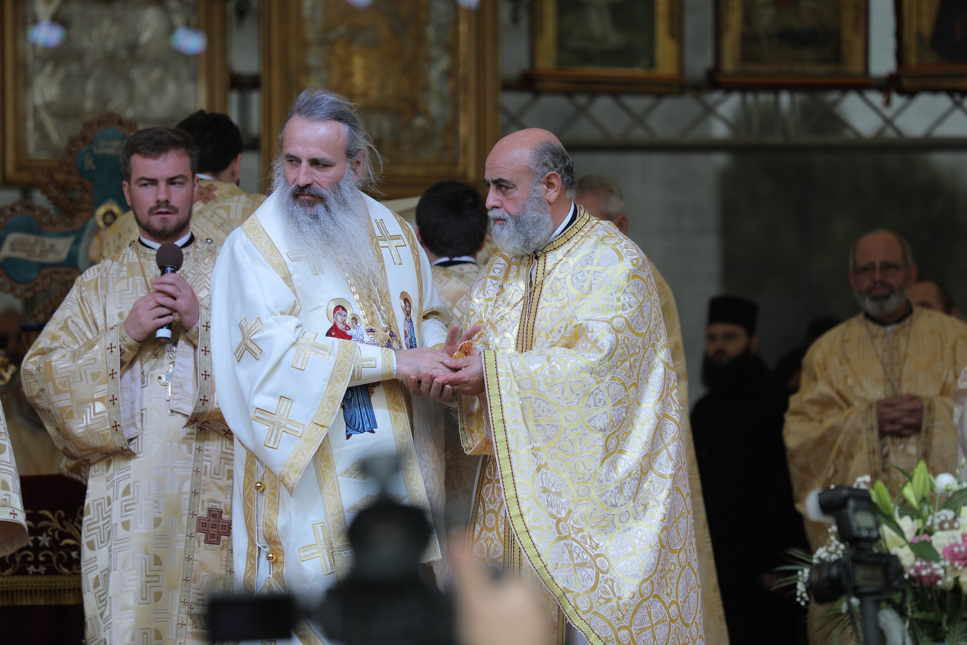 Sărbătoare istorică în cartierul ieșean Alexandru cel Bun: Biserica „Sfântul Ierarh Nectarie” a fost sfințită