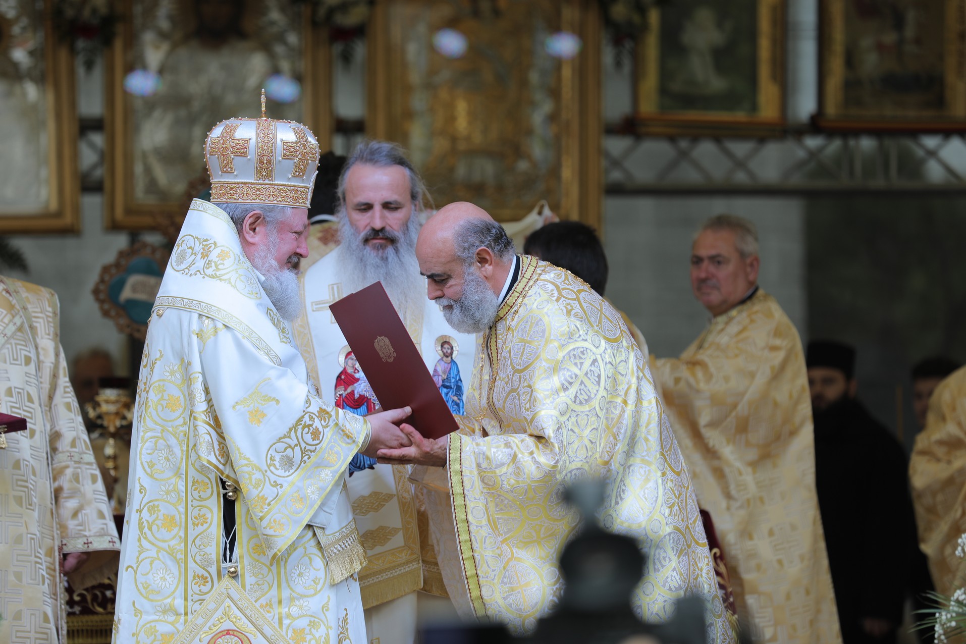 Sărbătoare istorică în cartierul ieșean Alexandru cel Bun: Biserica „Sfântul Ierarh Nectarie” a fost sfințită