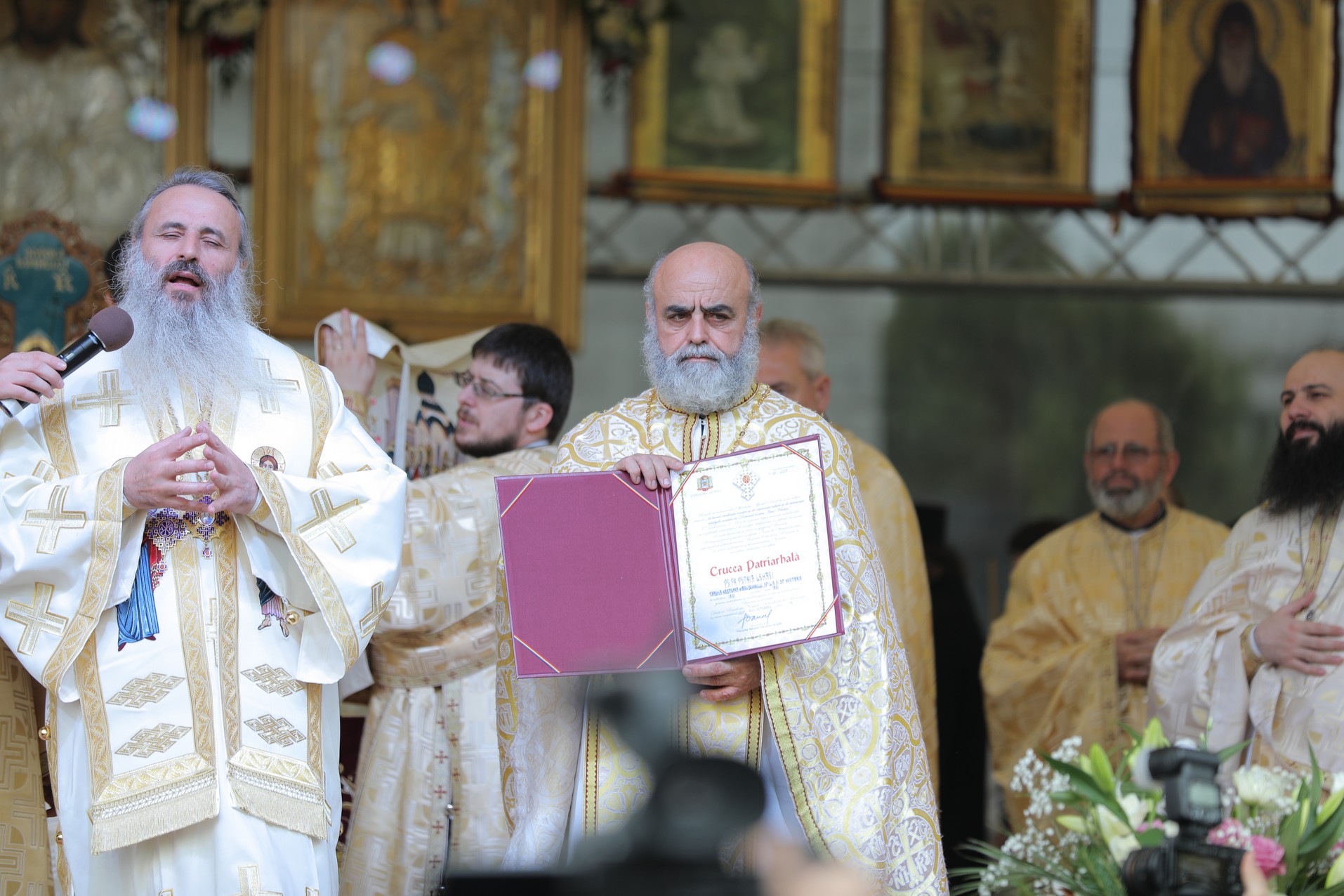 Sărbătoare istorică în cartierul ieșean Alexandru cel Bun: Biserica „Sfântul Ierarh Nectarie” a fost sfințită