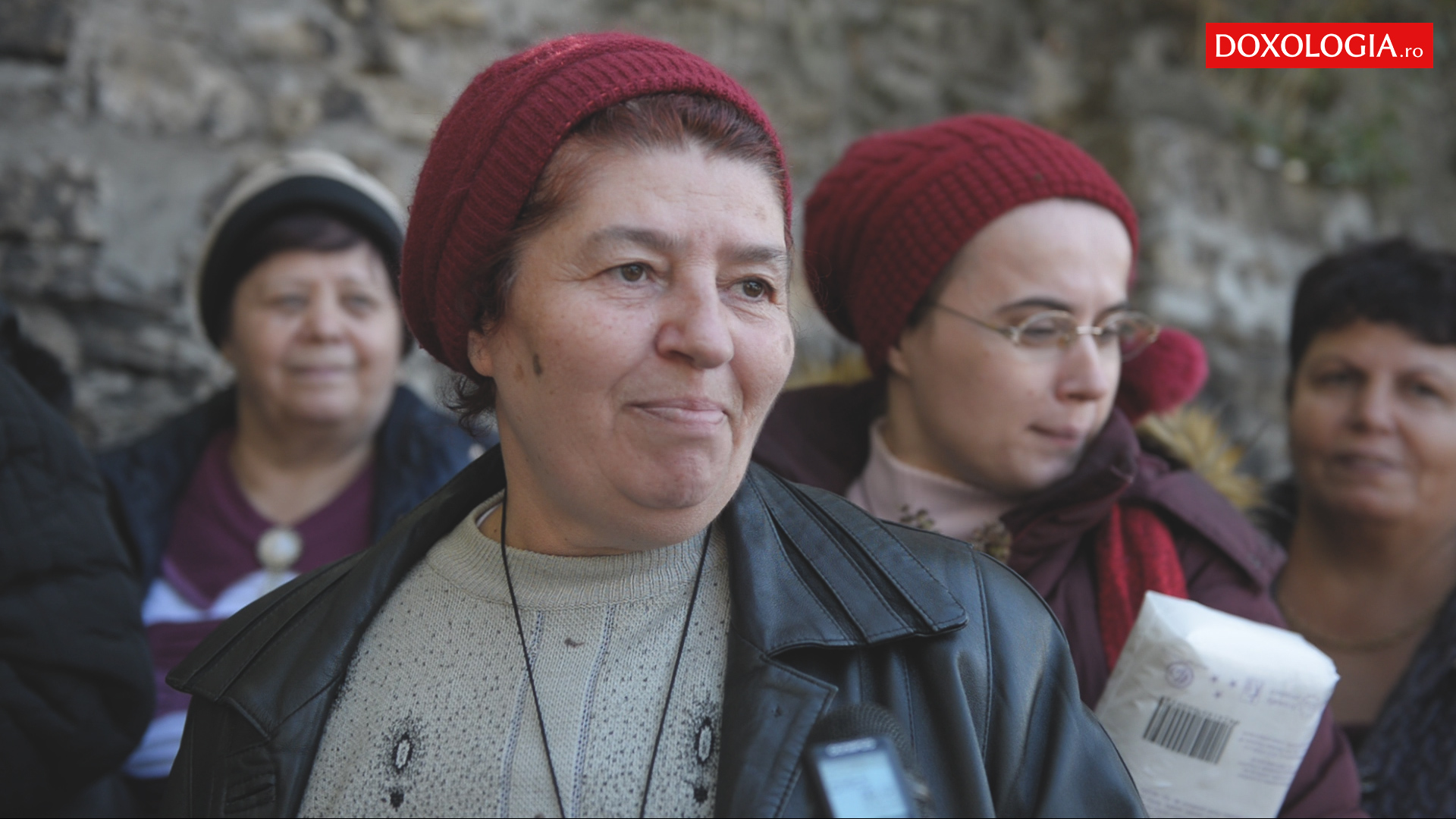 (Video) Credincioșii, acasă la Sfânta Parascheva