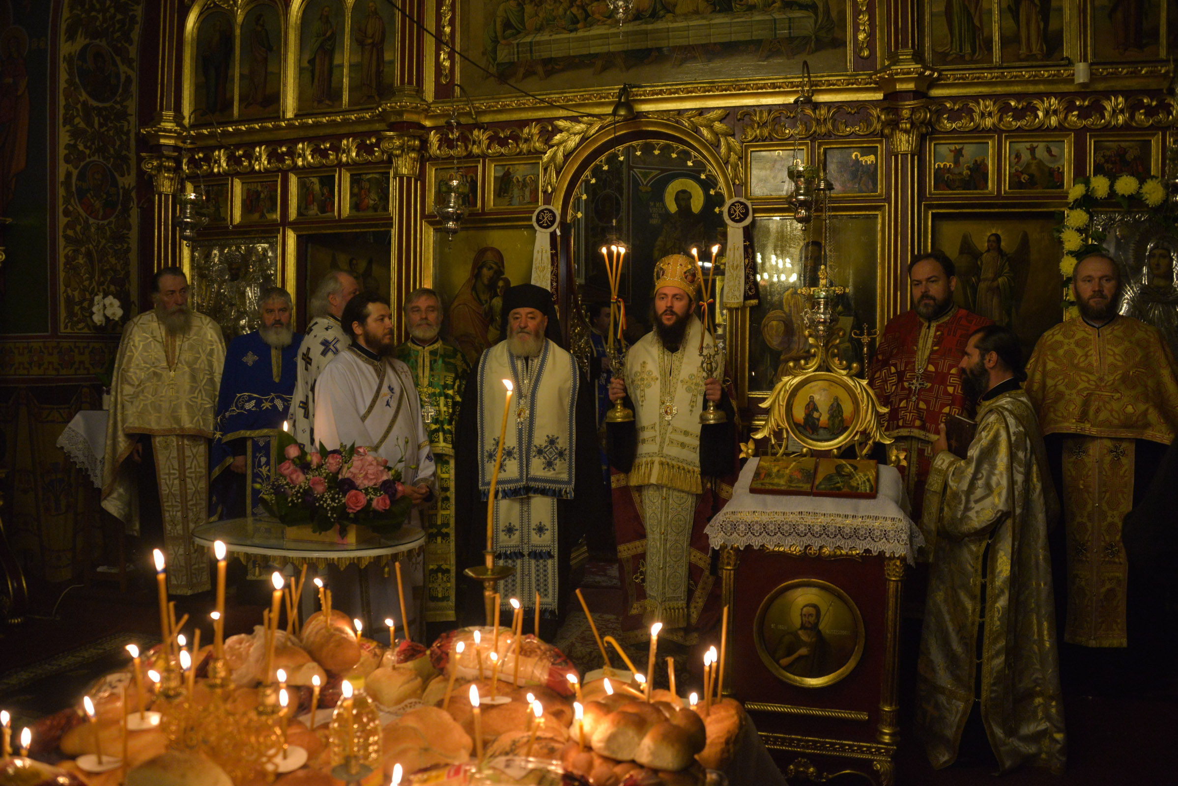 Ziua închinată Ocrotitoarei Moldovei, sărbătorită la biserica ei din Păcurarii Iaşului Ziua închinată Ocrotitoarei Moldovei, sărbătorită la biserica ei din Păcurarii Iaşului
