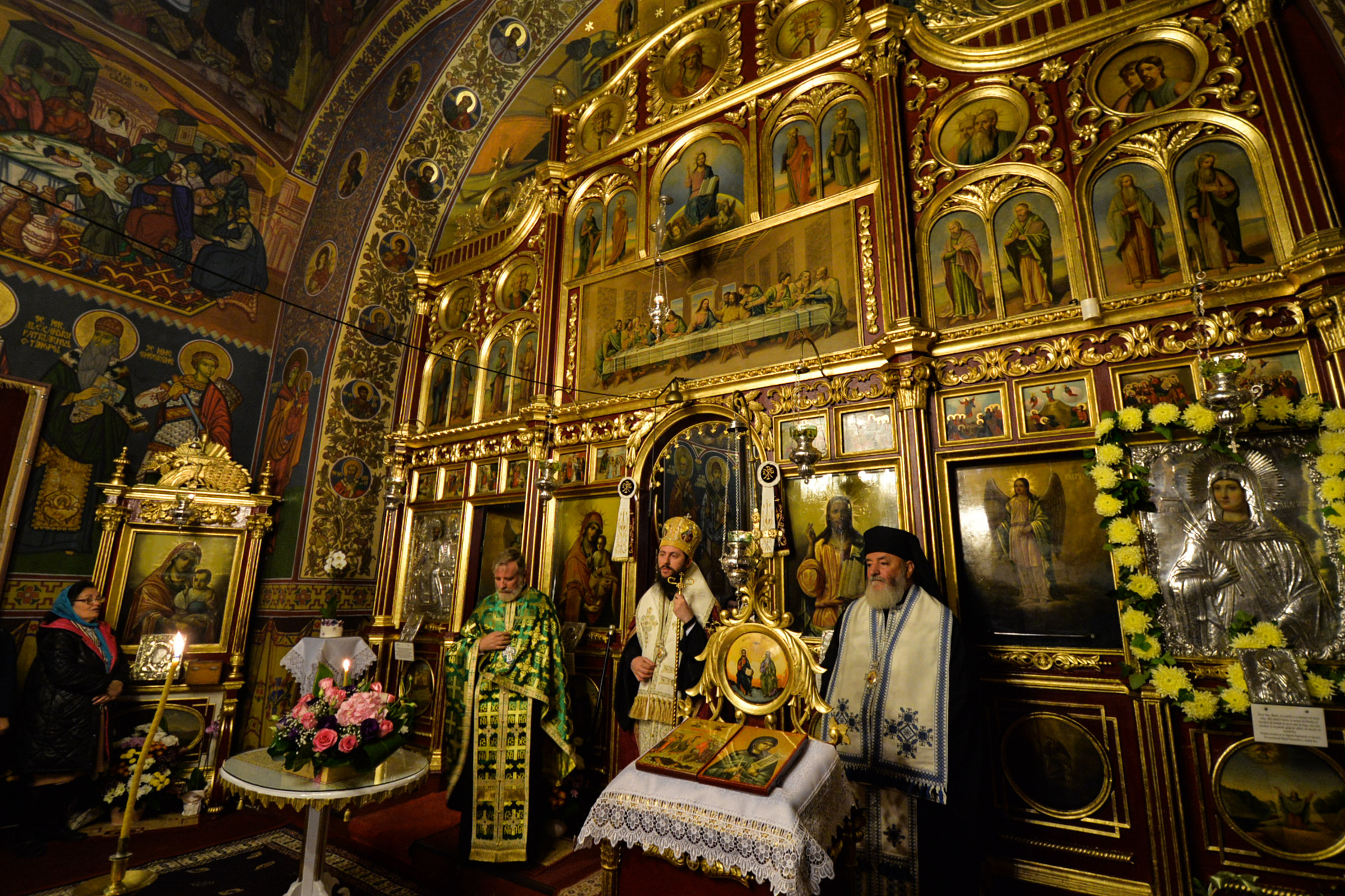 Ziua închinată Ocrotitoarei Moldovei, sărbătorită la biserica ei din Păcurarii Iaşului Ziua închinată Ocrotitoarei Moldovei, sărbătorită la biserica ei din Păcurarii Iaşului
