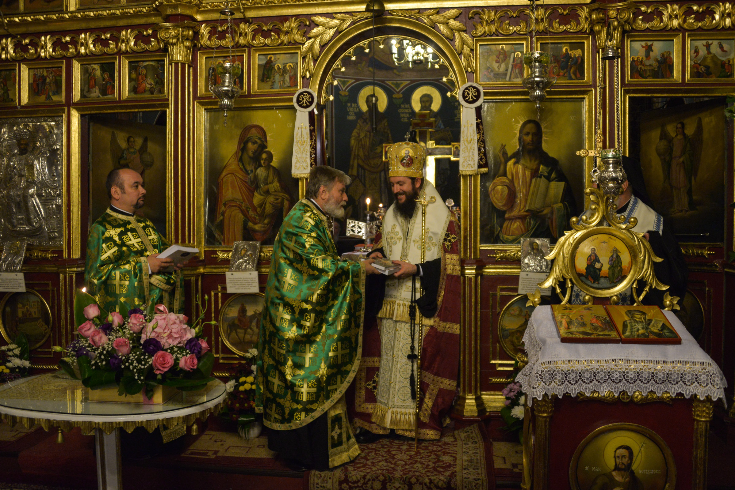 Ziua închinată Ocrotitoarei Moldovei, sărbătorită la biserica ei din Păcurarii Iaşului Ziua închinată Ocrotitoarei Moldovei, sărbătorită la biserica ei din Păcurarii Iaşului