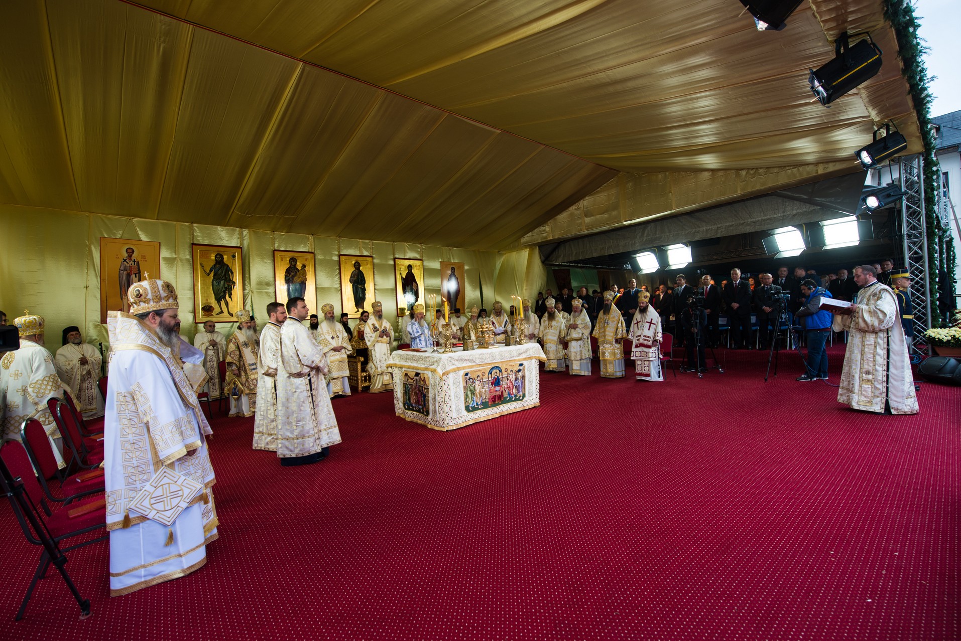 Sfânta Parascheva și-a primit închinătorii de ziua ei