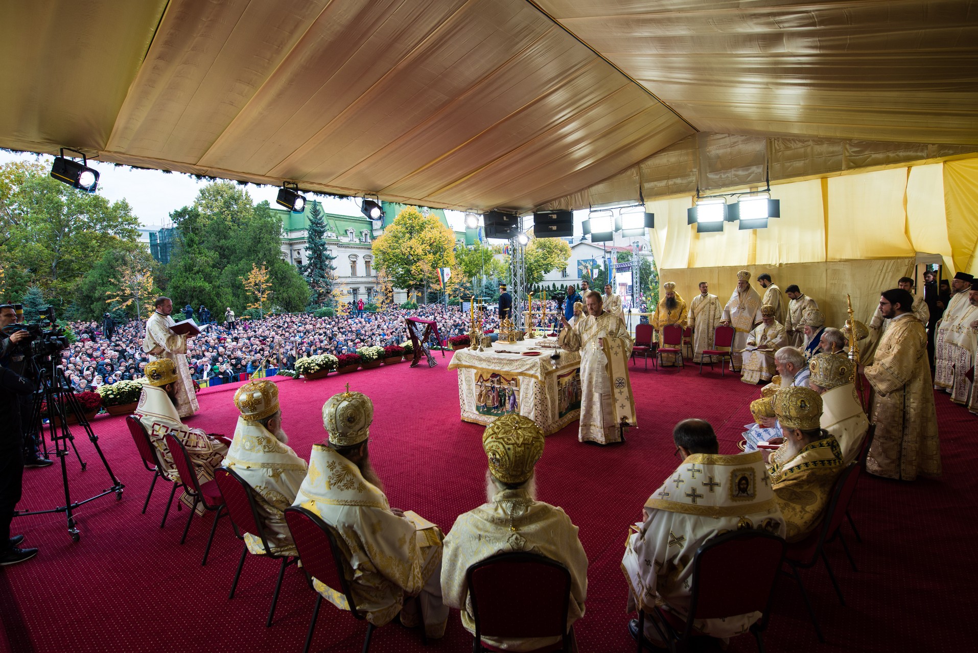 Sfânta Parascheva și-a primit închinătorii de ziua ei