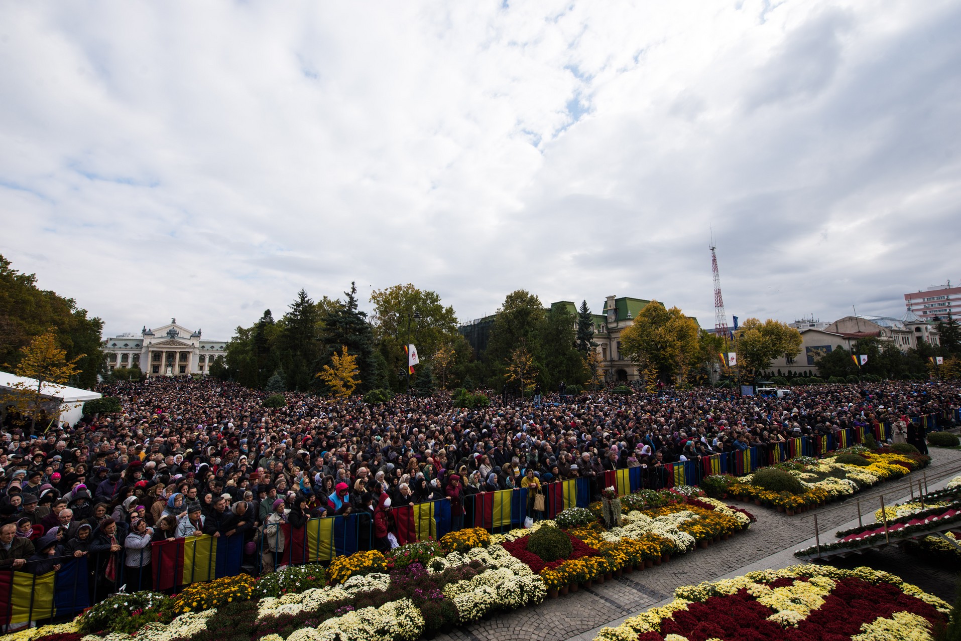 Sfânta Parascheva și-a primit închinătorii de ziua ei