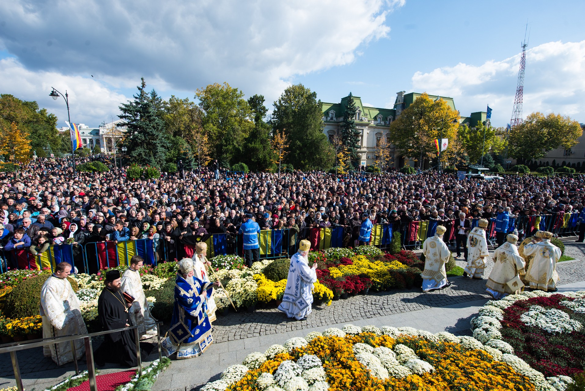 Sfânta Parascheva și-a primit închinătorii de ziua ei