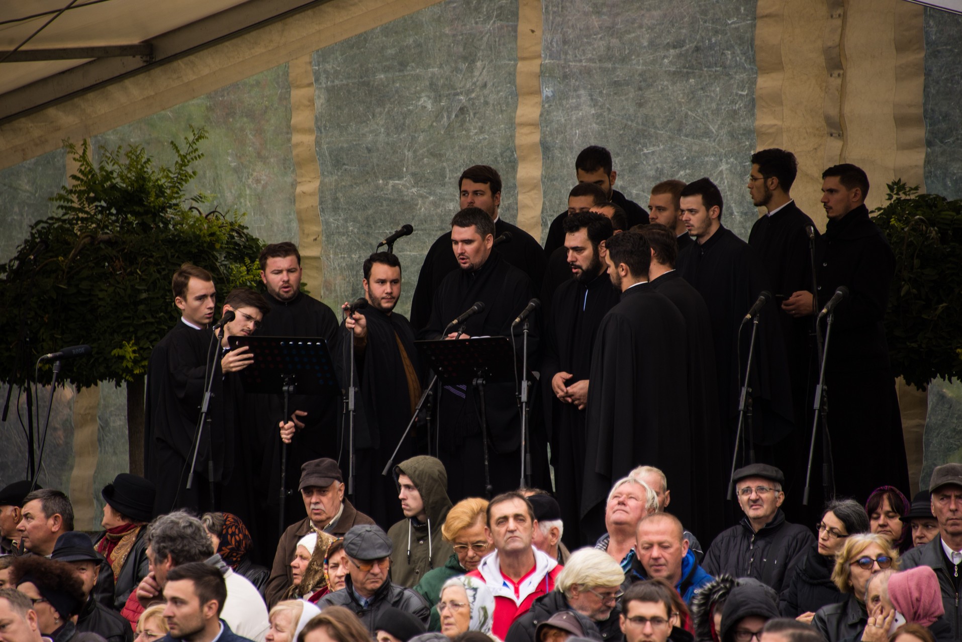 Sfânta Parascheva și-a primit închinătorii de ziua ei