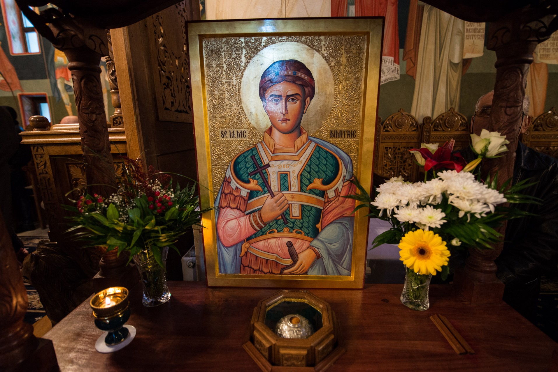 Sfântul Mare Mucenic Dimitrie a unit în rugăciune preoți și credincioși la Parohia Flora din Tătărași