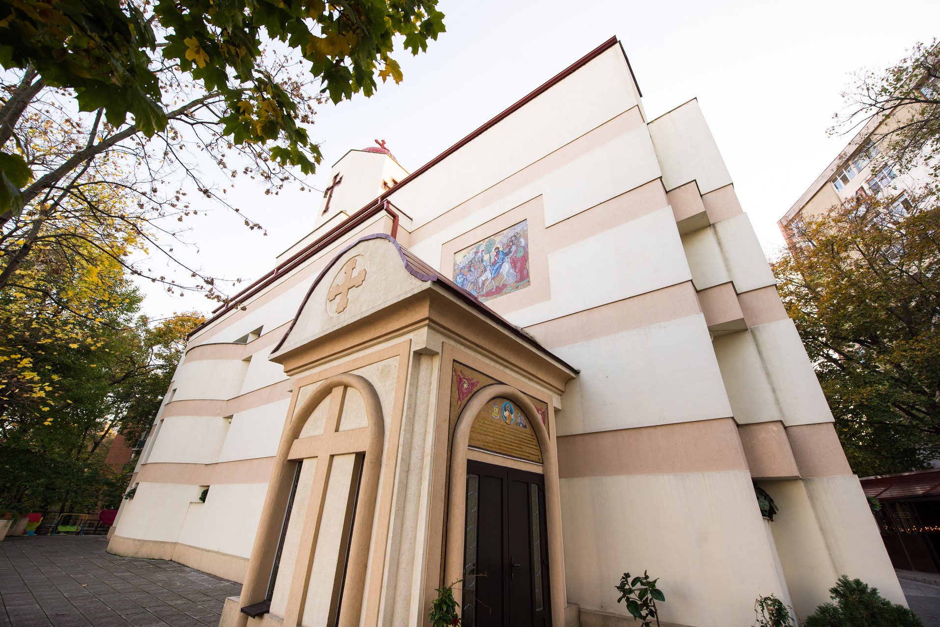 Sfântul Mare Mucenic Dimitrie a unit în rugăciune preoți și credincioși la Parohia Flora din Tătărași