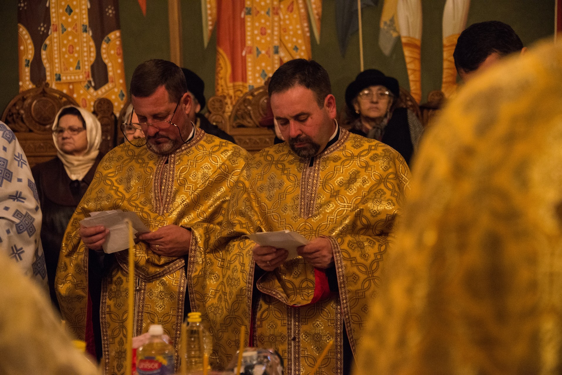 Sfântul Mare Mucenic Dimitrie a unit în rugăciune preoți și credincioși la Parohia Flora din Tătărași