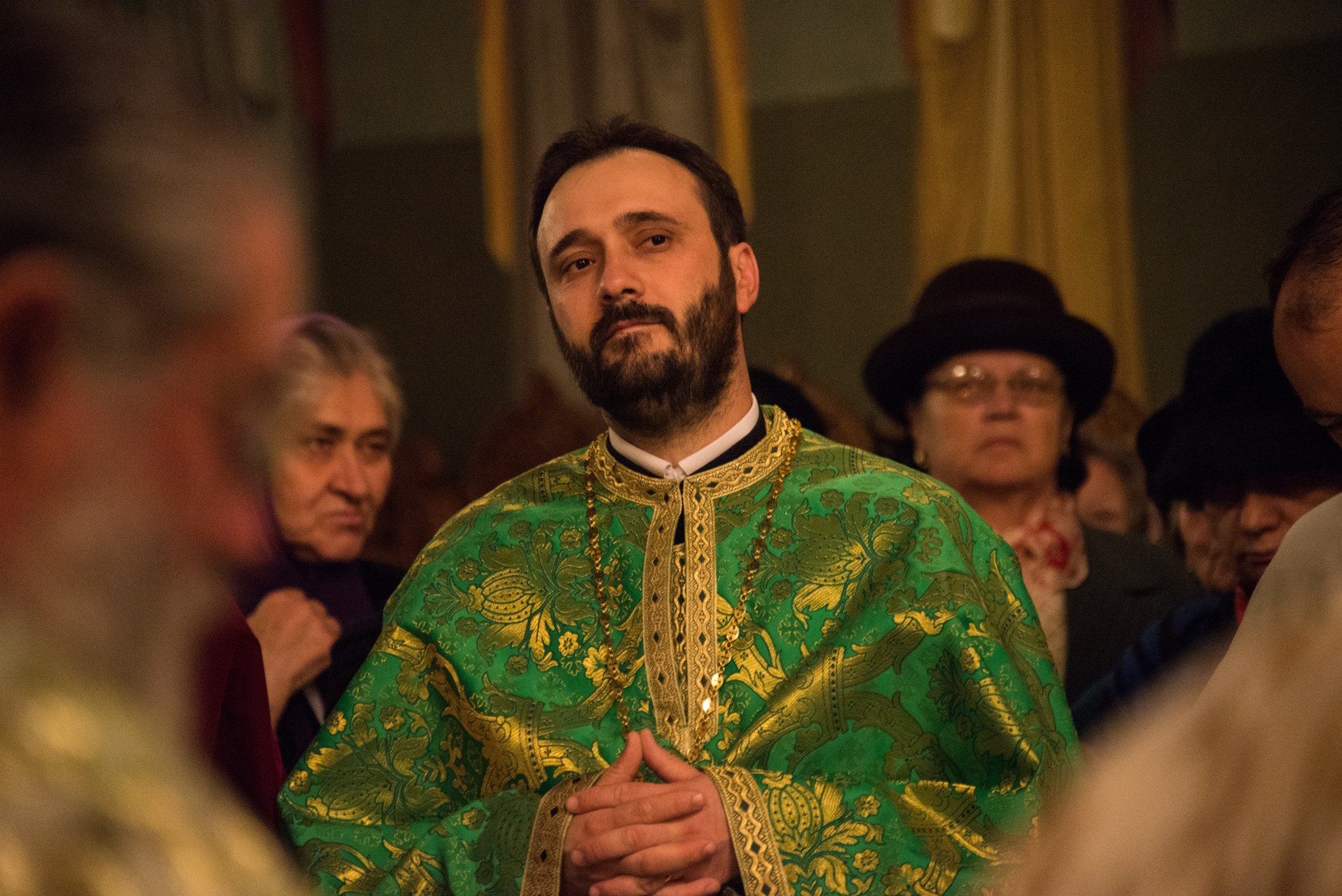 Sfântul Mare Mucenic Dimitrie a unit în rugăciune preoți și credincioși la Parohia Flora din Tătărași