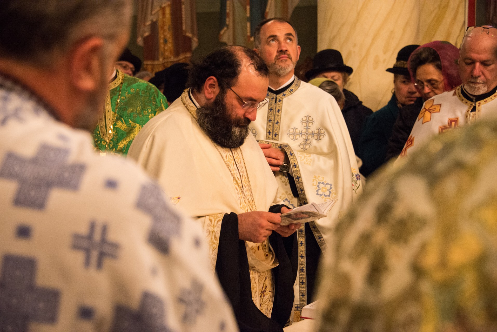 Sfântul Mare Mucenic Dimitrie a unit în rugăciune preoți și credincioși la Parohia Flora din Tătărași