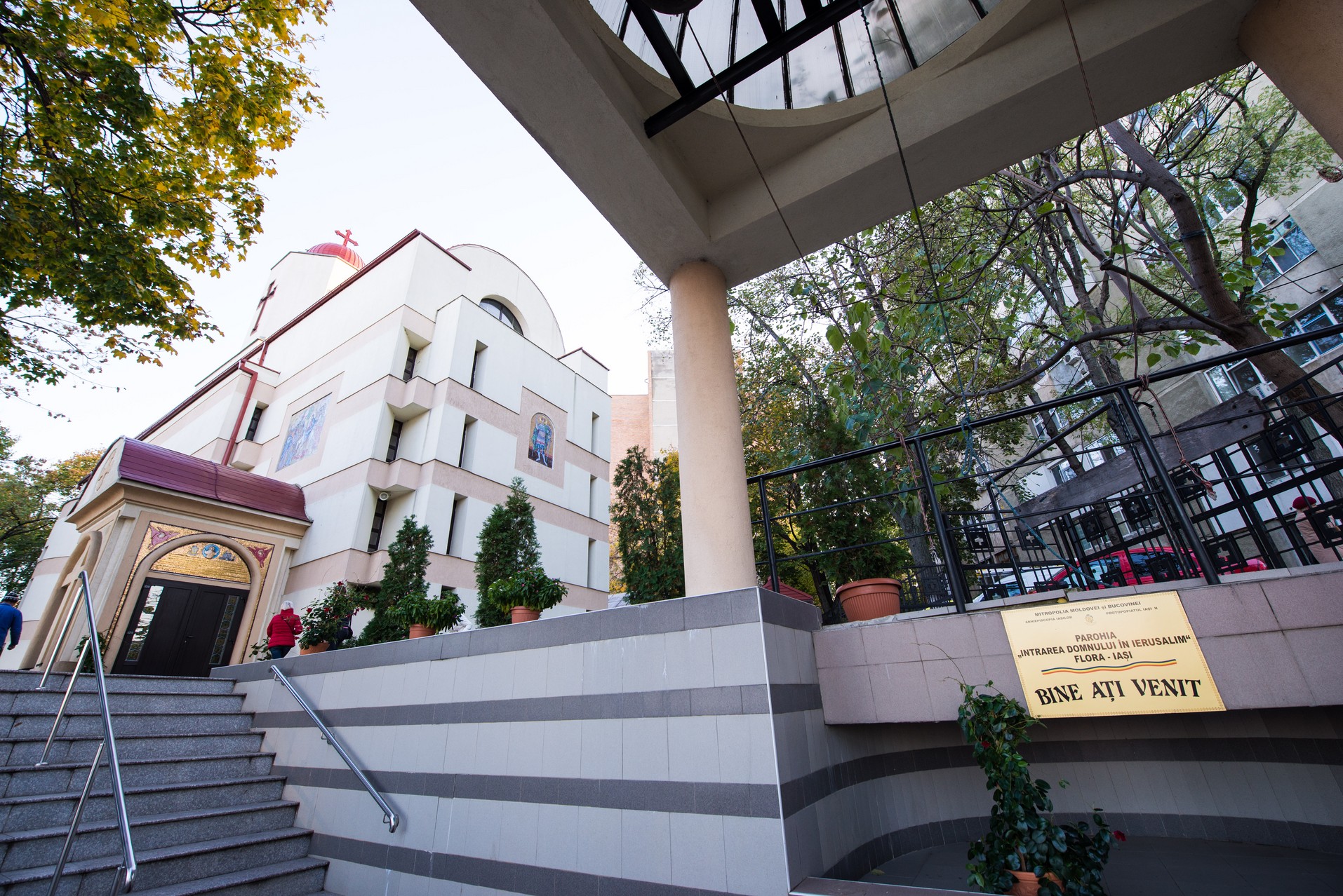 Sfântul Mare Mucenic Dimitrie a unit în rugăciune preoți și credincioși la Parohia Flora din Tătărași