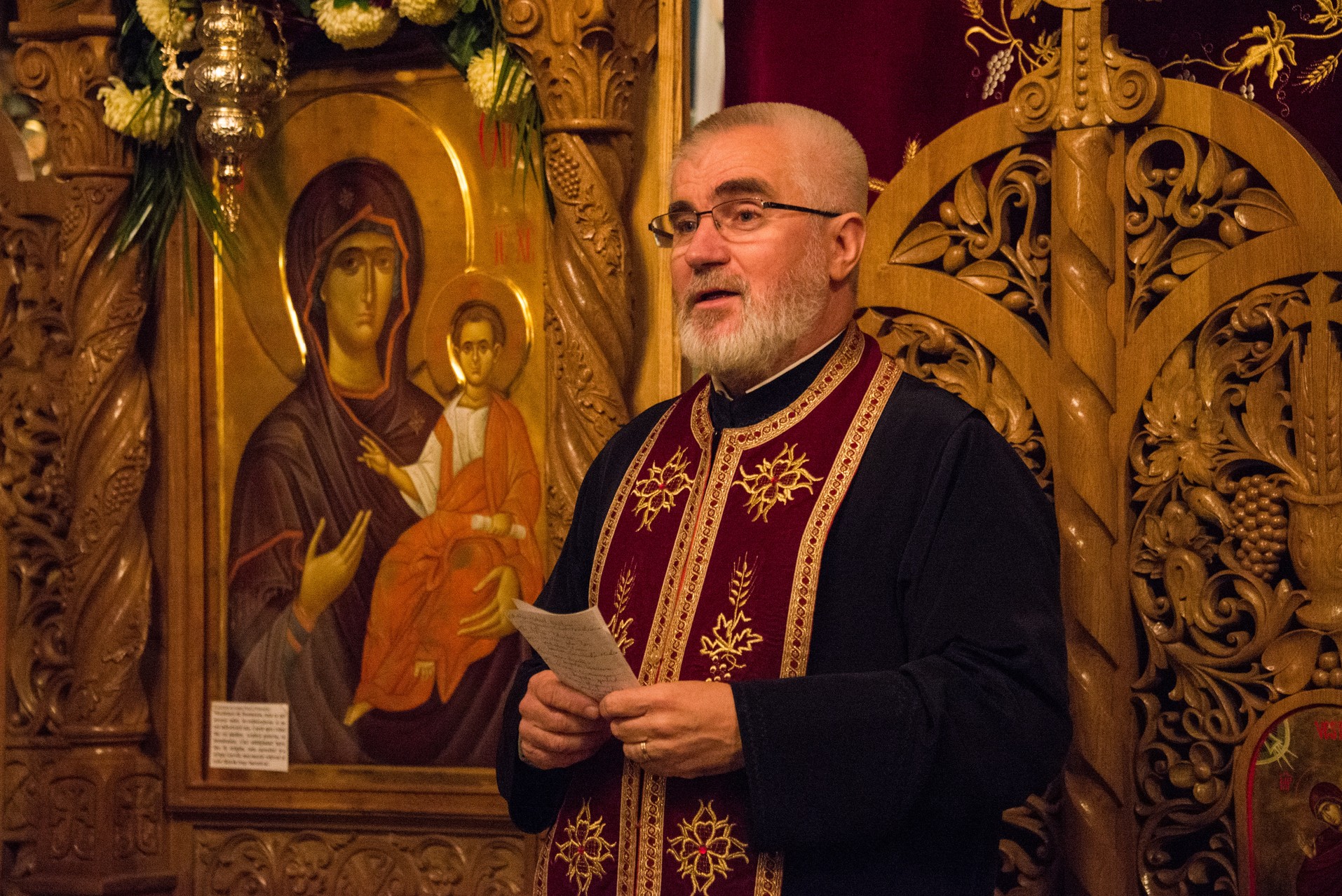 Sfântul Mare Mucenic Dimitrie a unit în rugăciune preoți și credincioși la Parohia Flora din Tătărași