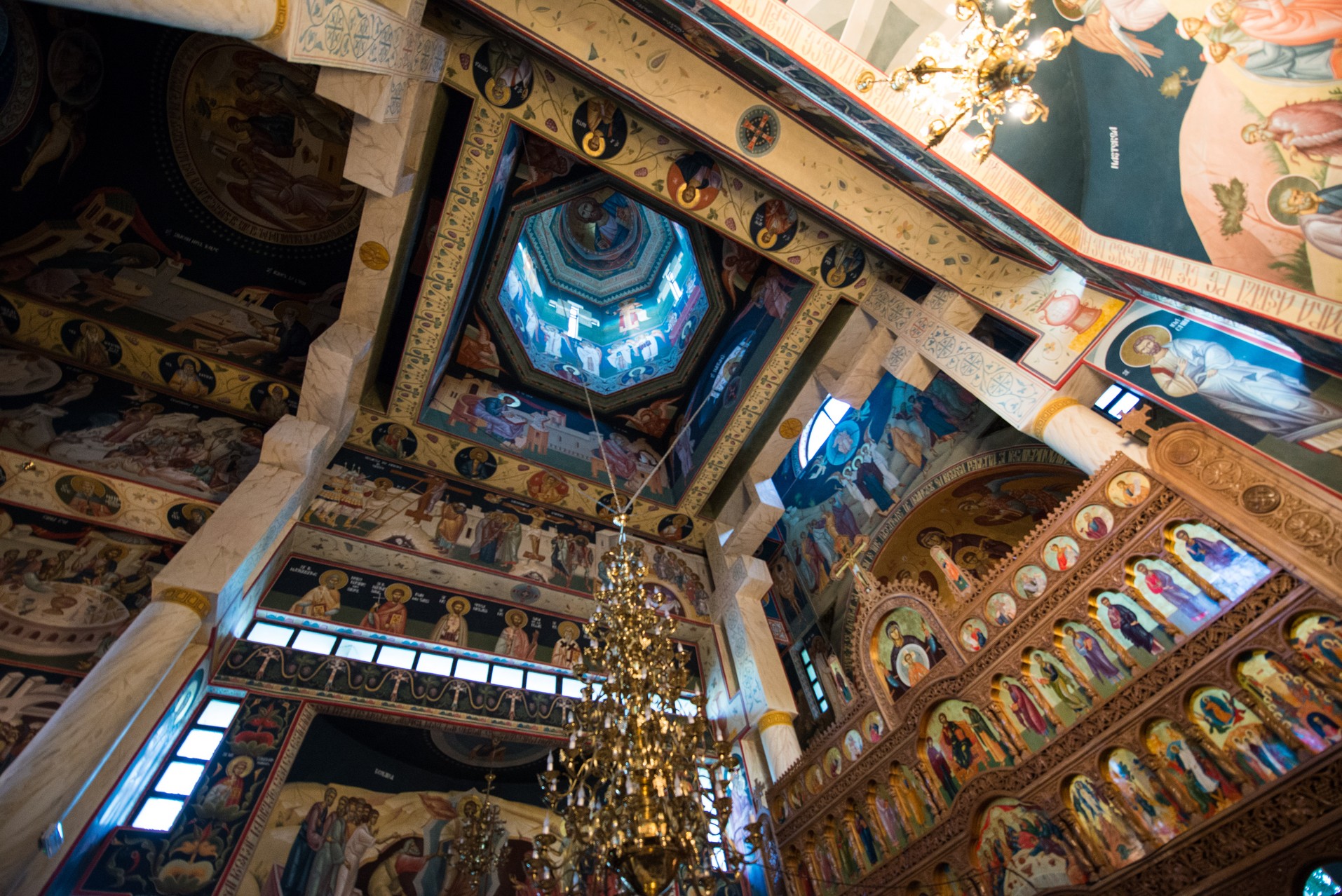 Sfântul Mare Mucenic Dimitrie a unit în rugăciune preoți și credincioși la Parohia Flora din Tătărași